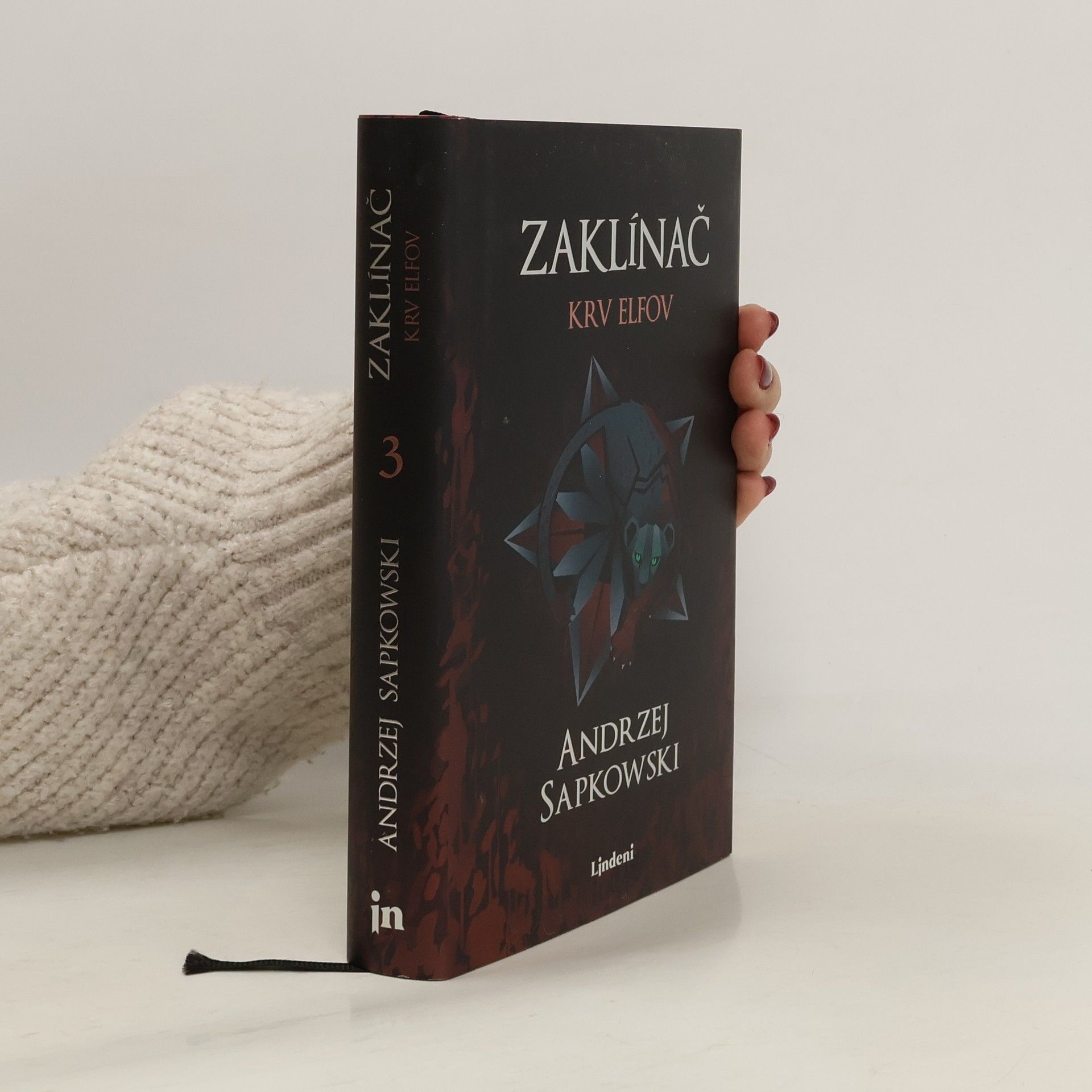 Andrzej Sapkowski Zaklínač. Krv elfov