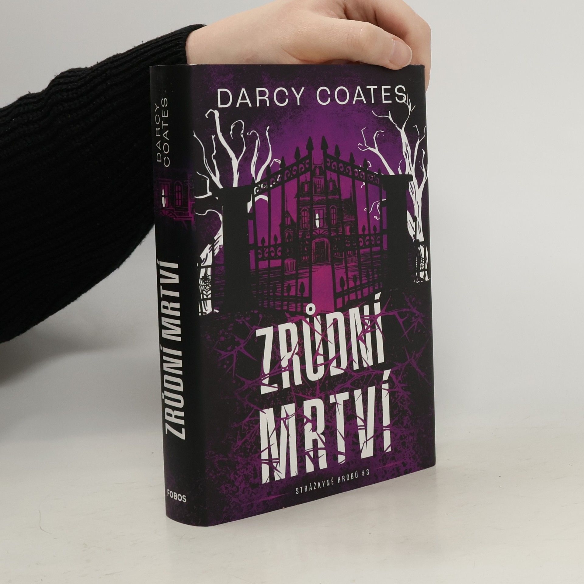 Darcy Coates Zrůdní mrtví