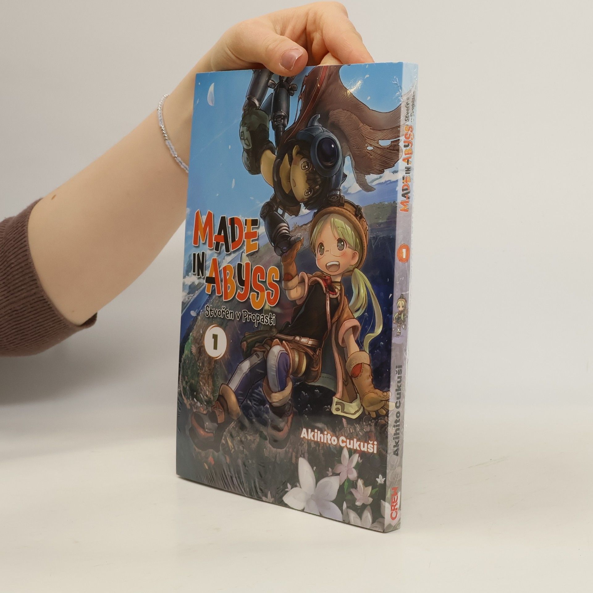 Akihito Cukuši Made in Abyss 1. Stvořen v propasti 1