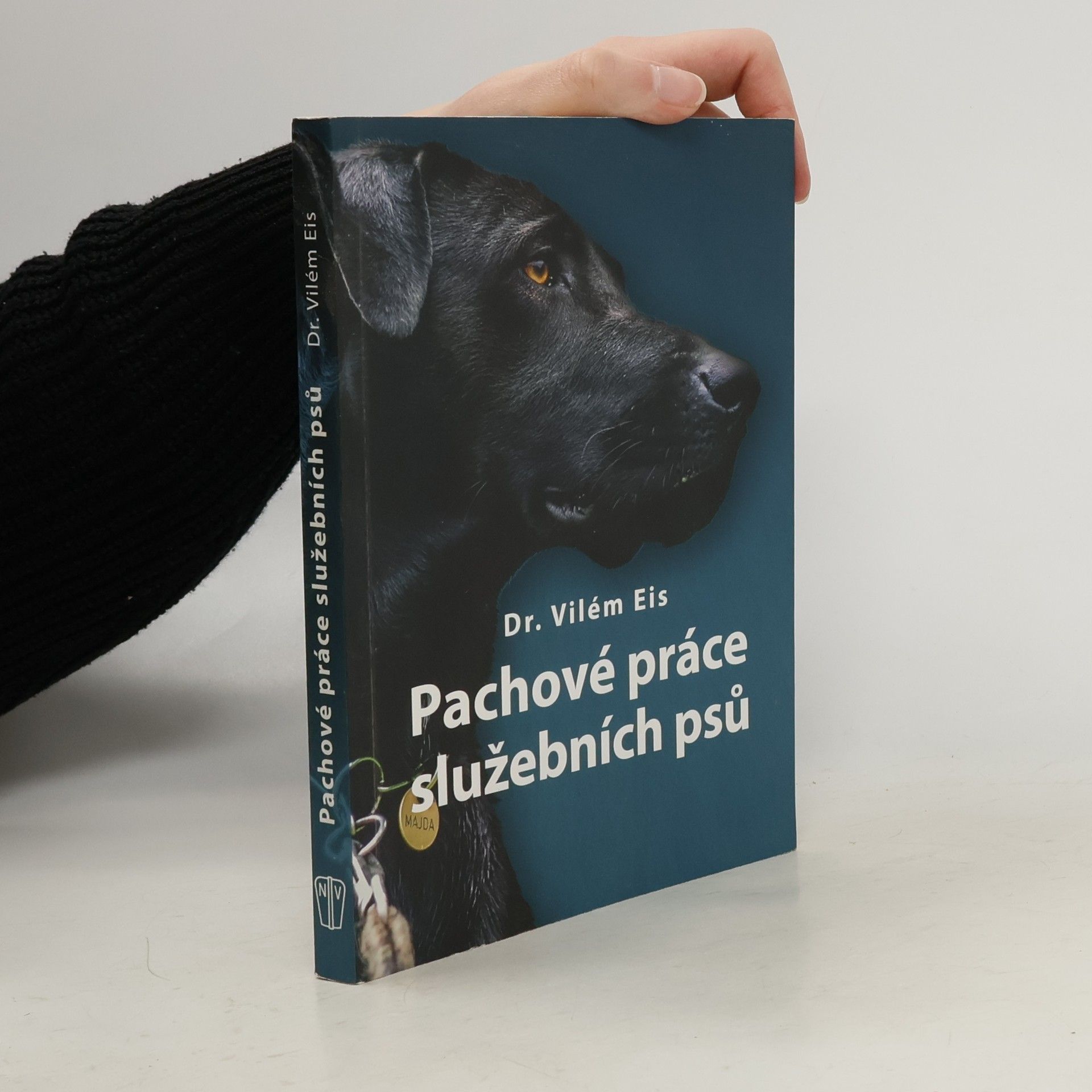 Pachové práce služebních psů