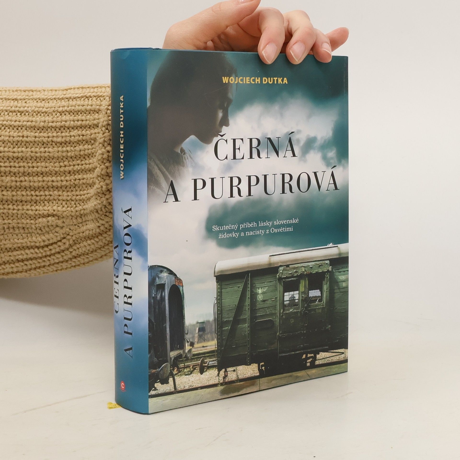 Černá a purpurová