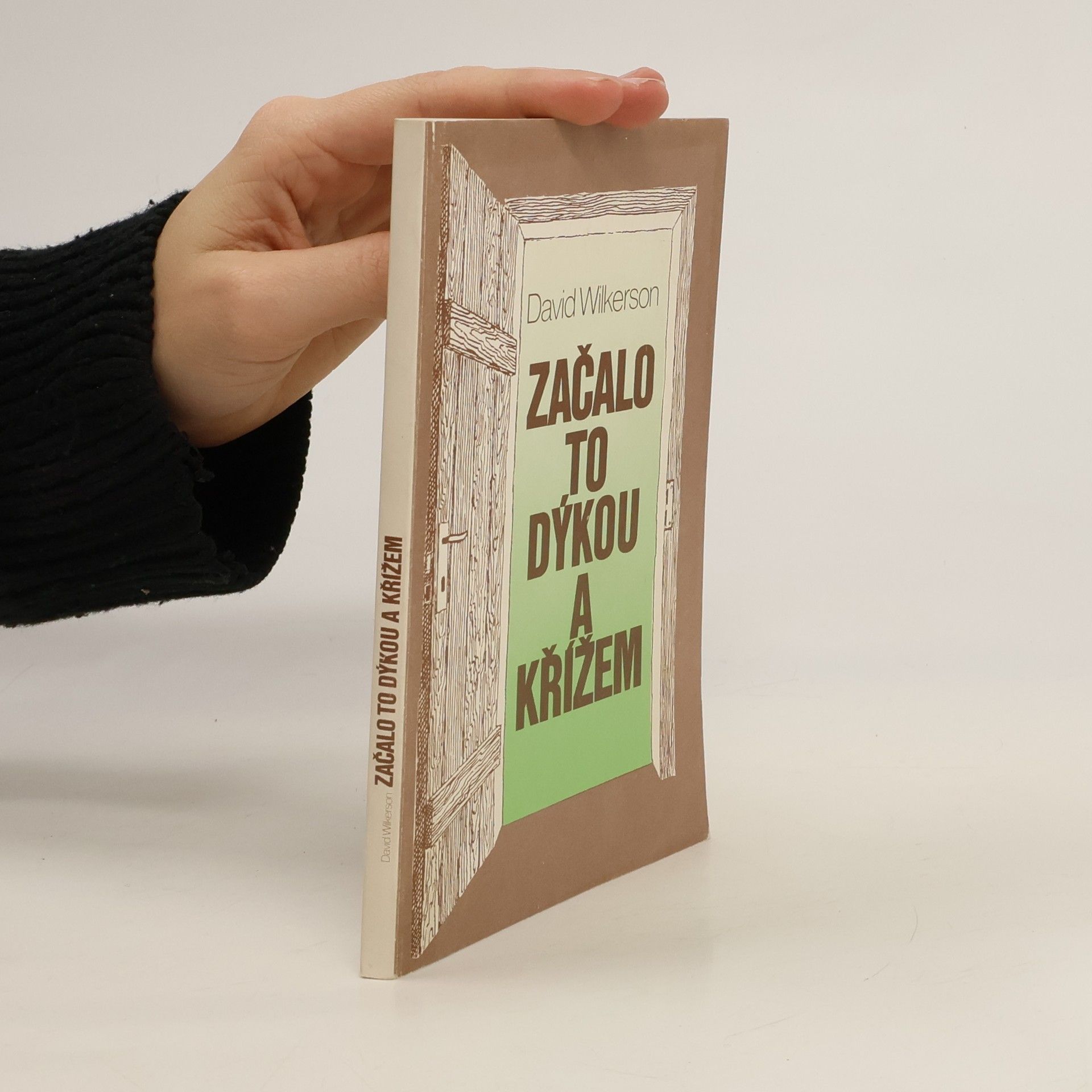 Začalo to dýkou a křížem