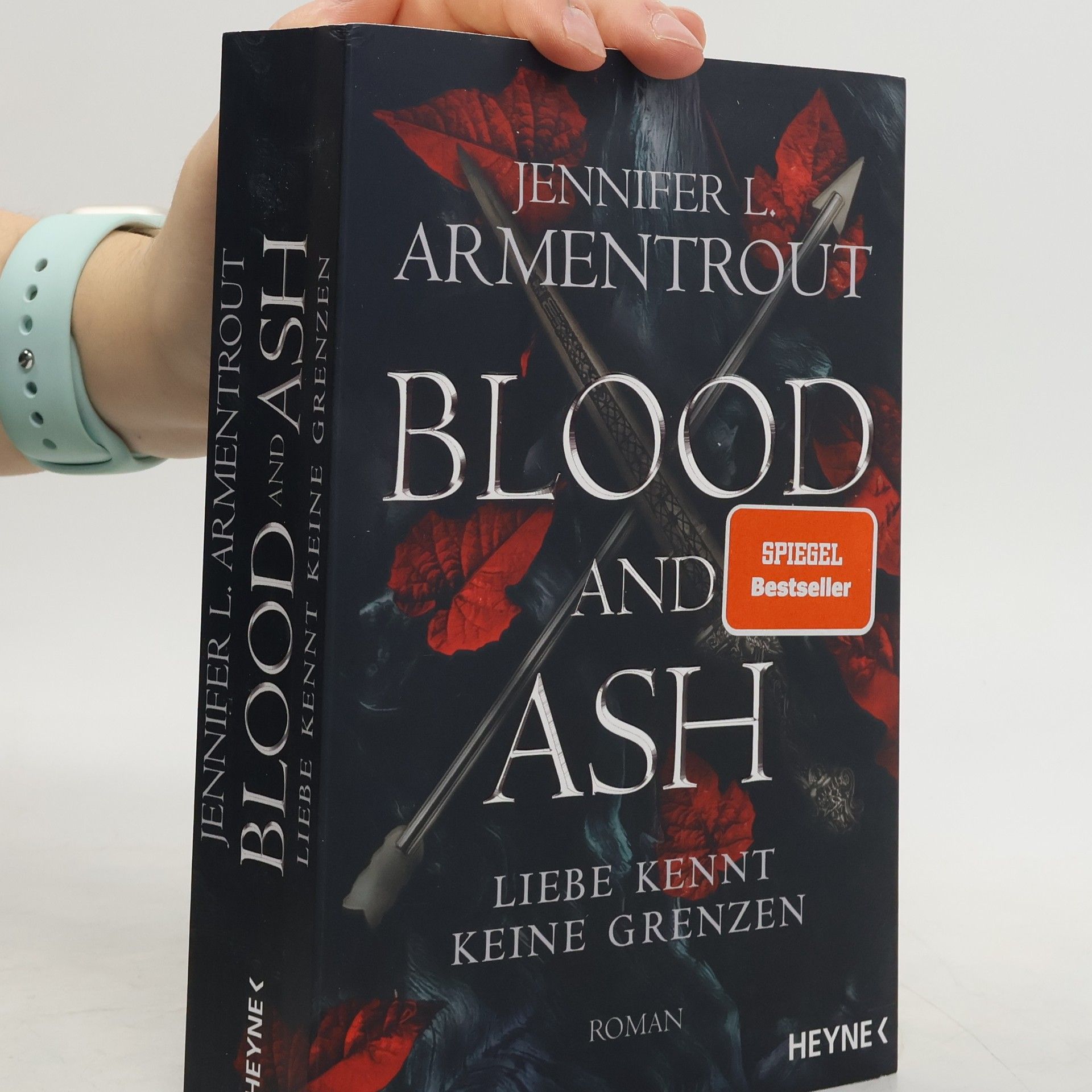 Jennifer Armentrout Blood and Ash