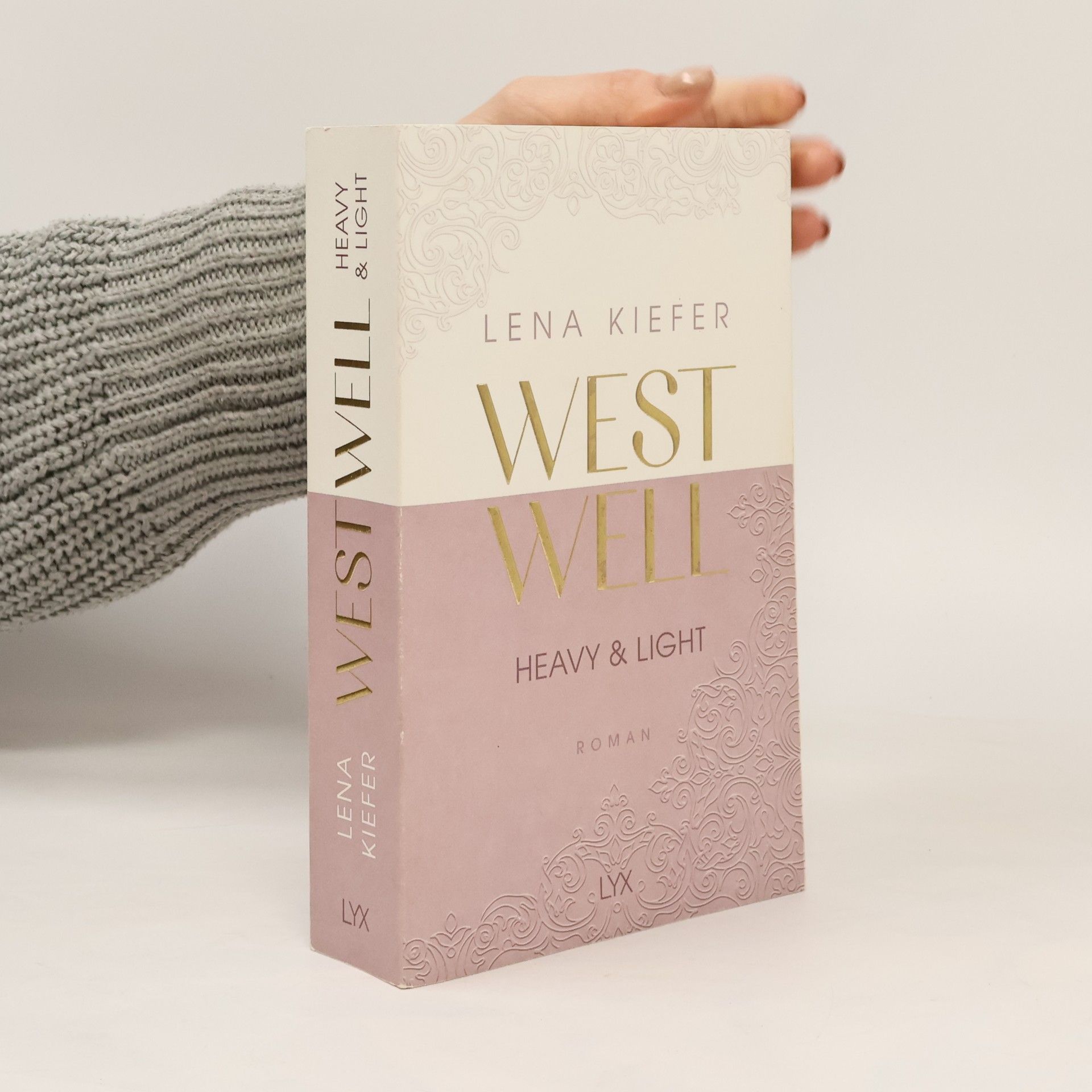 Lena Kiefer Westwell. Heavy & Light