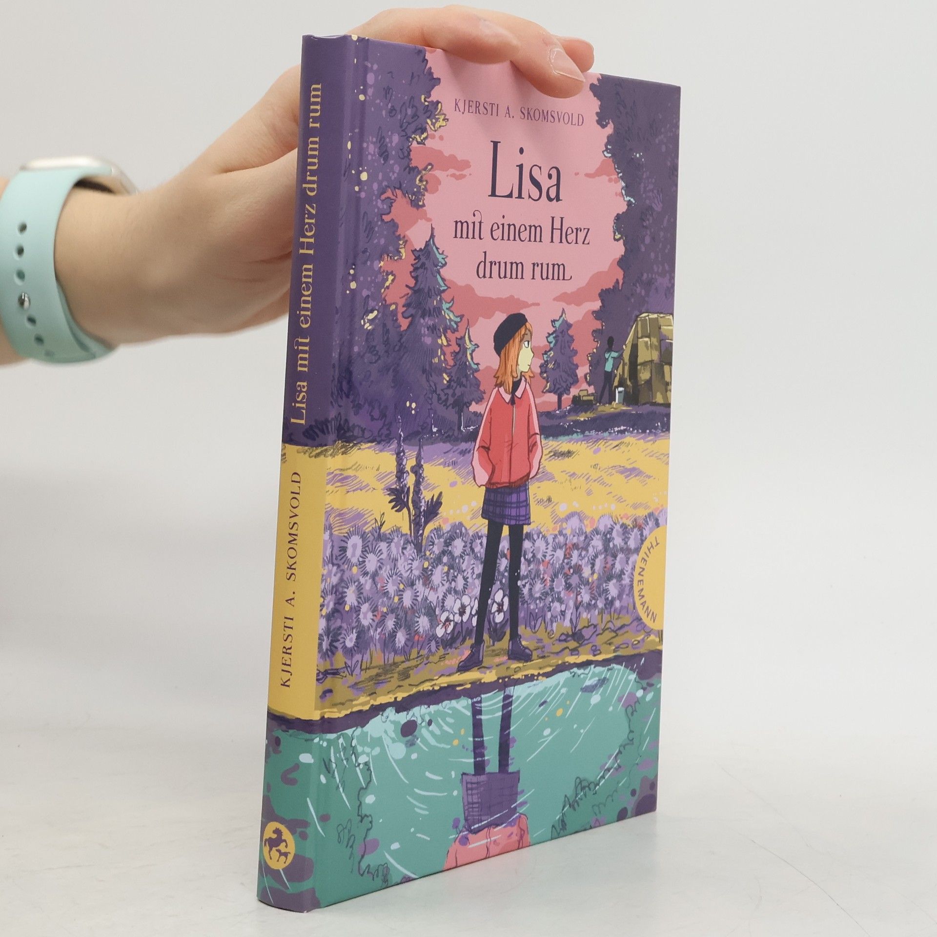 Lisa mit einem Herz drum rum