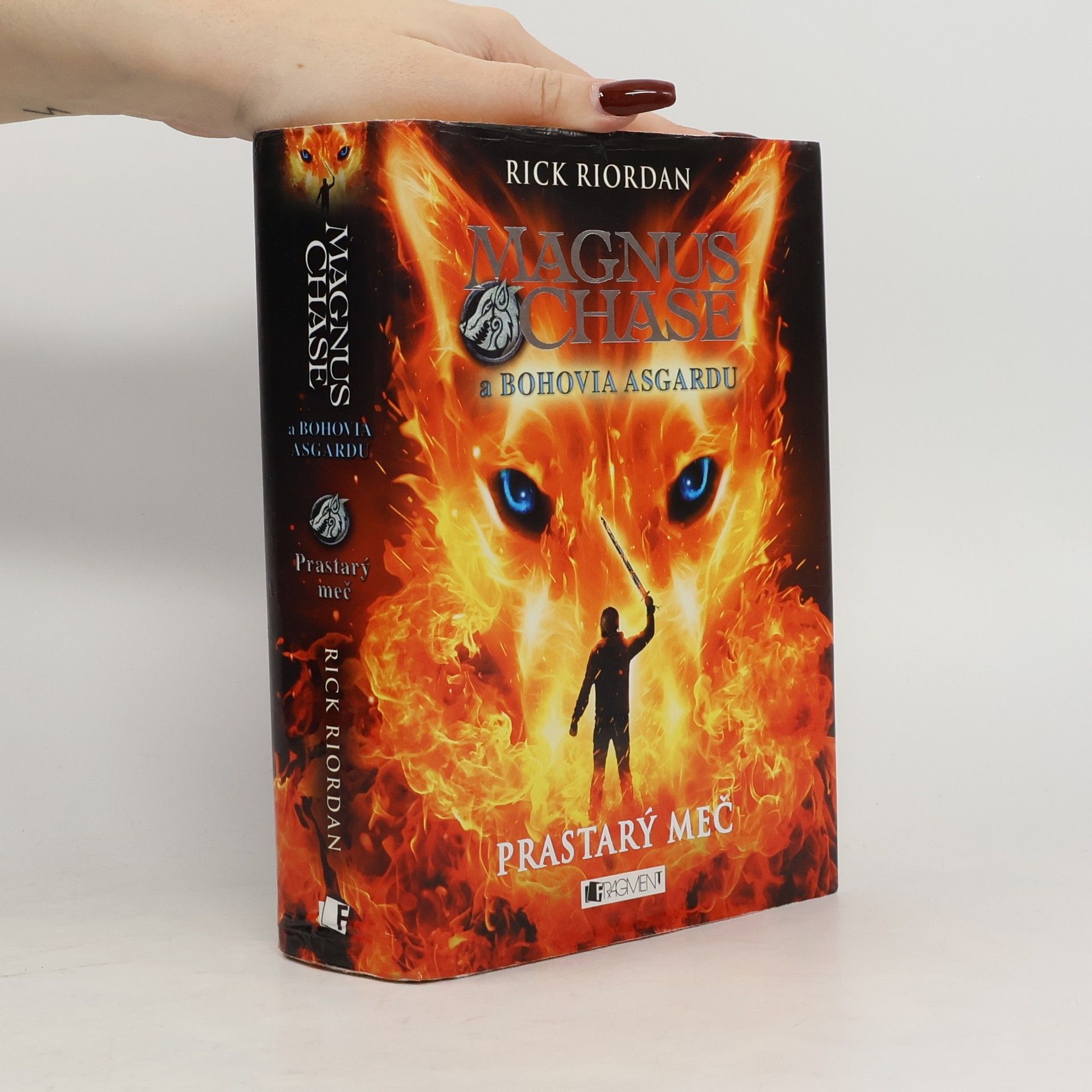 Rick Riordan Magnus Chase a Bohovia Asgardu - Prastarý meč