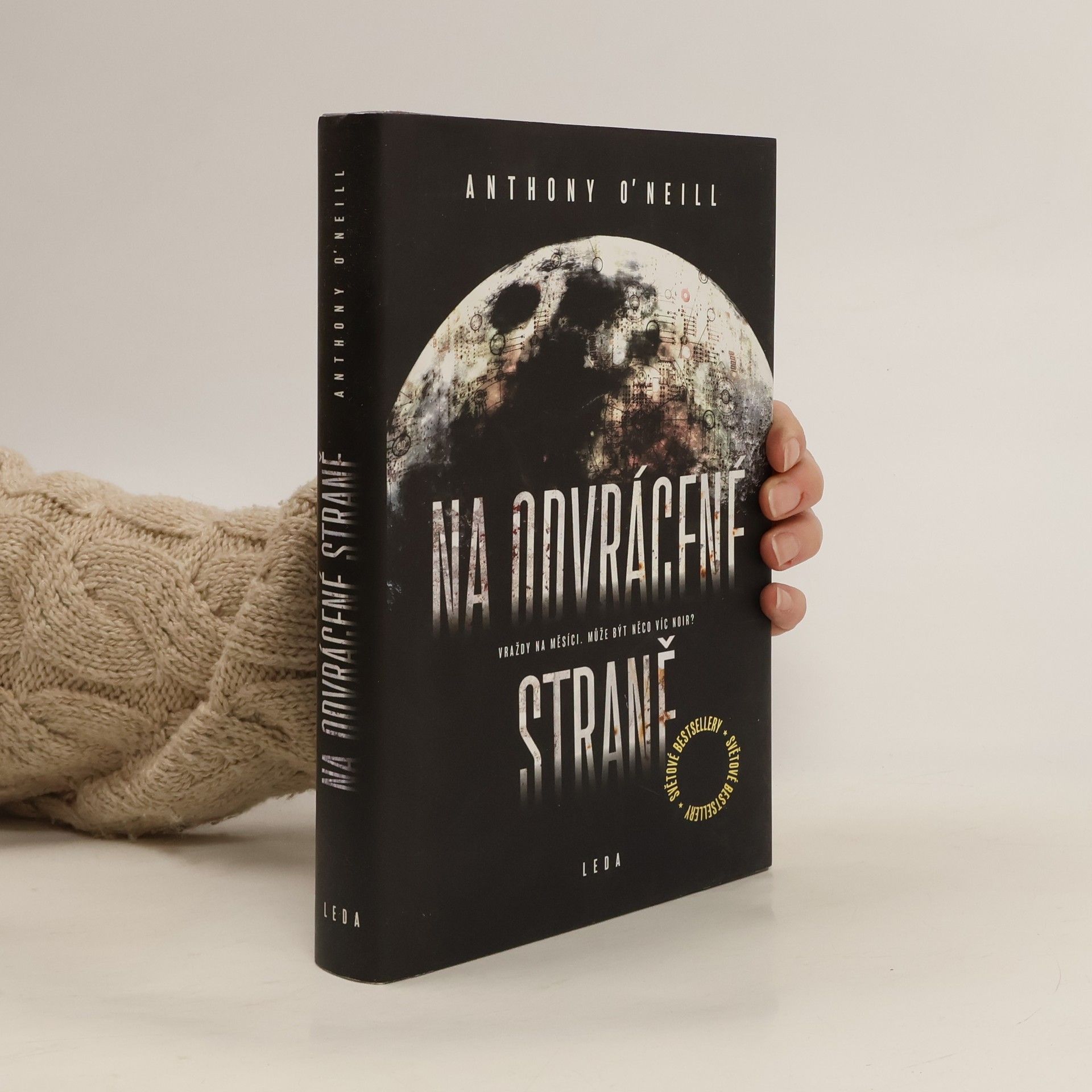 Anthony O. Neill Na odvrácené straně