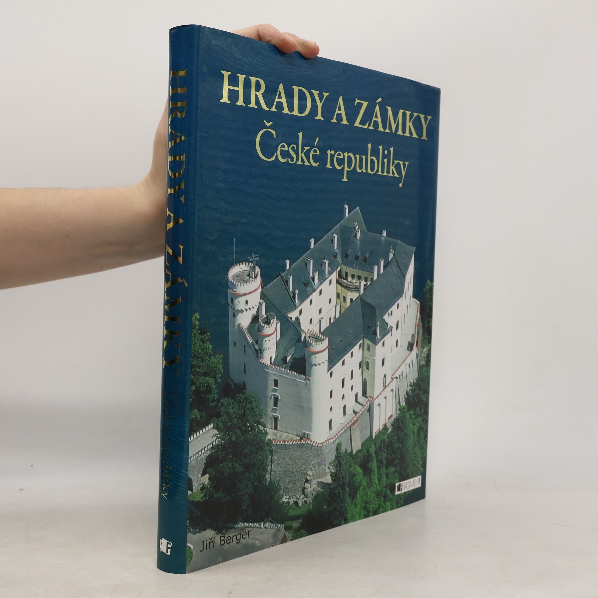 Hrady a zámky České republiky