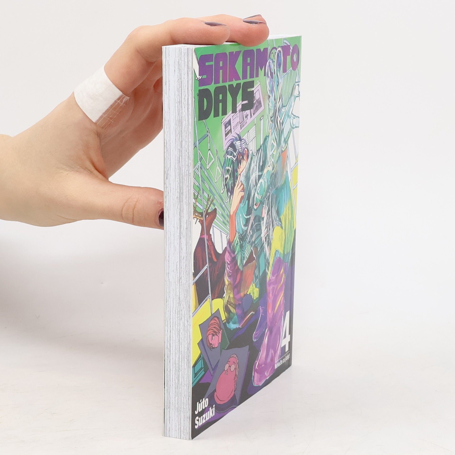 Anna Křivánková Sakamoto days. 4, Nehlučte za jízdy!