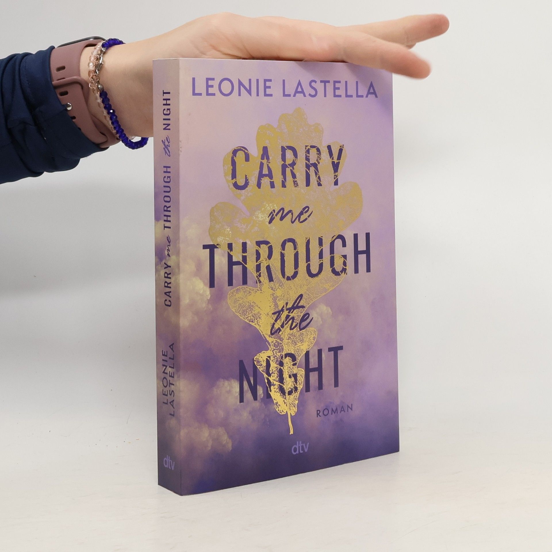 Leonie Lastella Carry me through the night