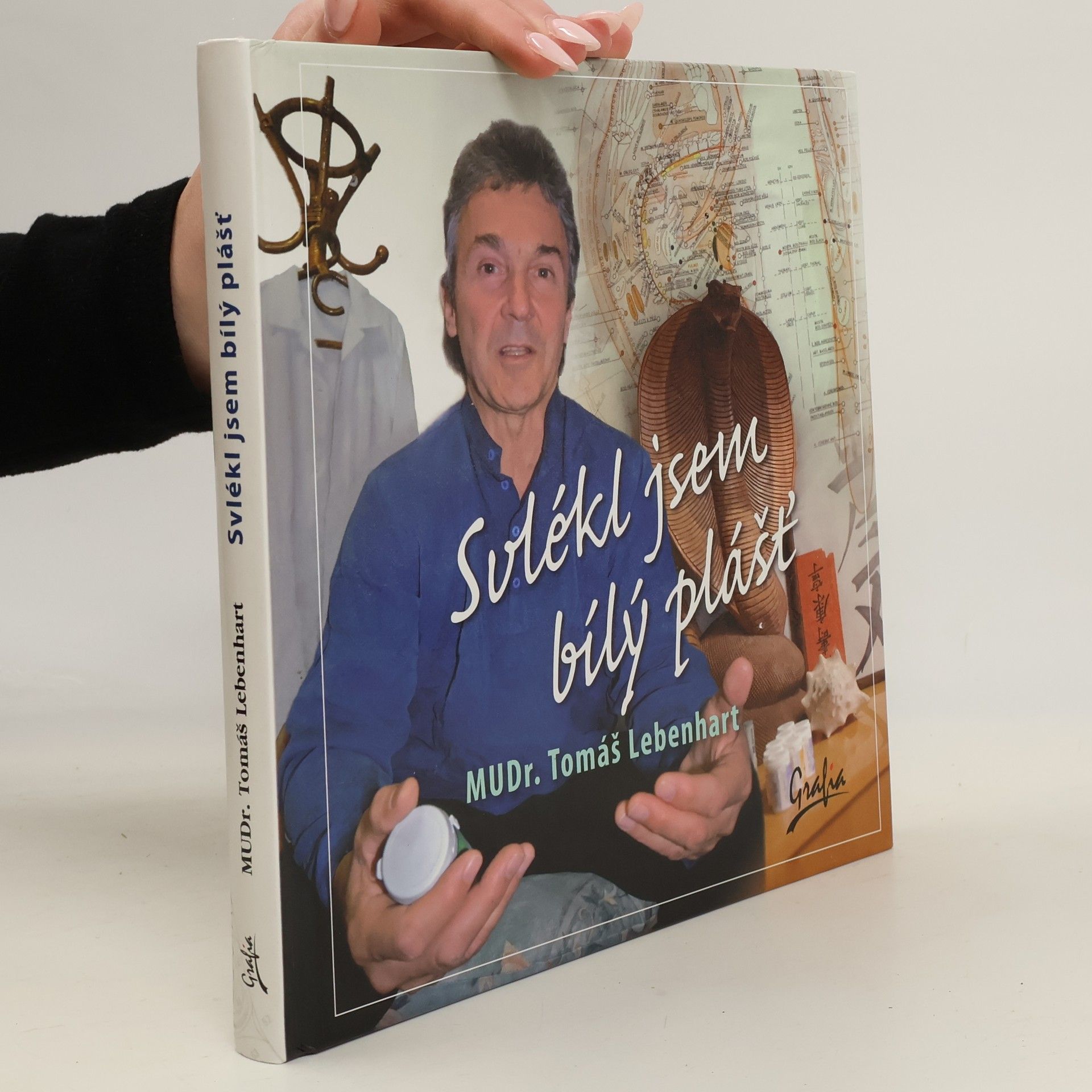 Svlékl jsem bílý plášť