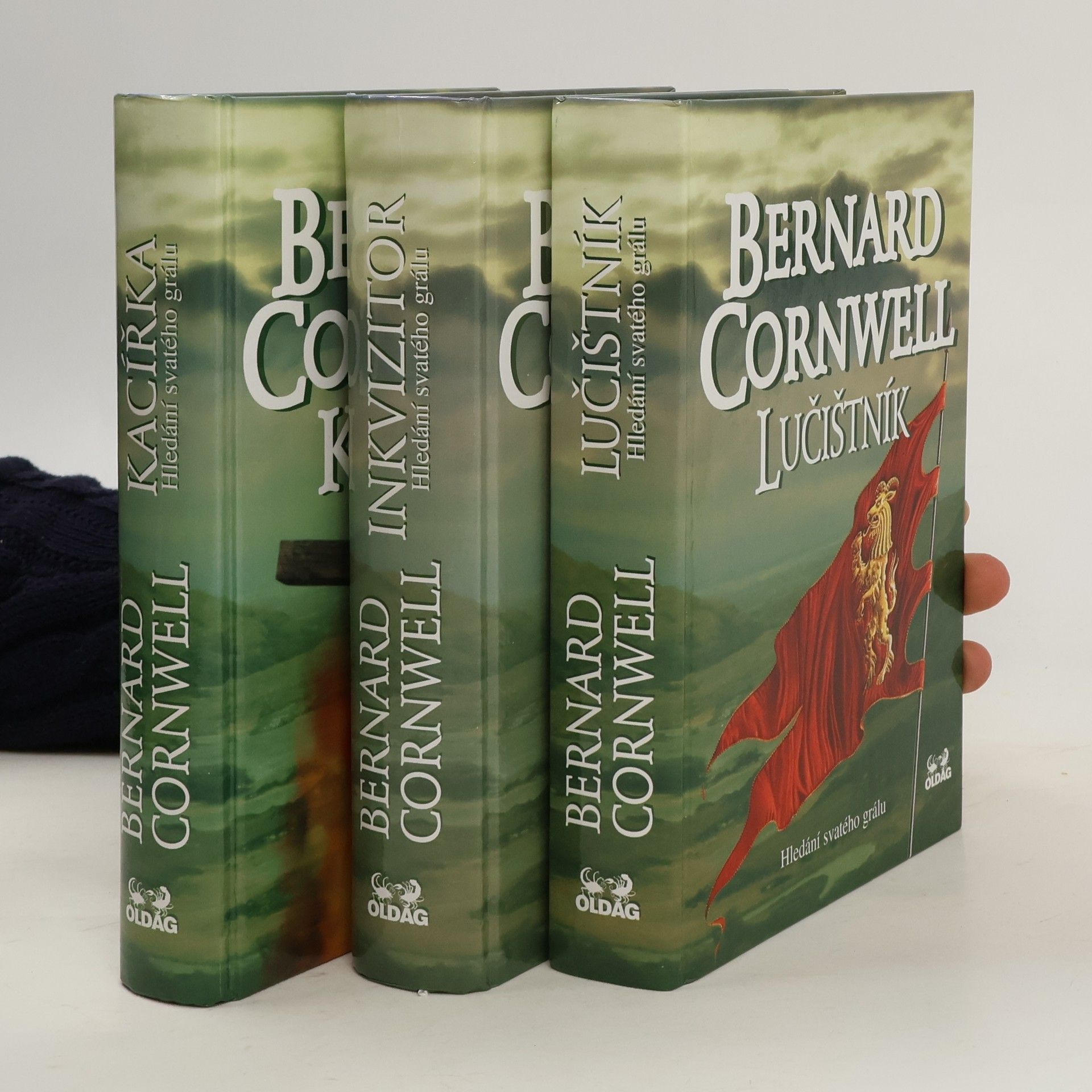 Bernard Cornwell Lučištník. Inkvizitor. Kacířka. I-III.