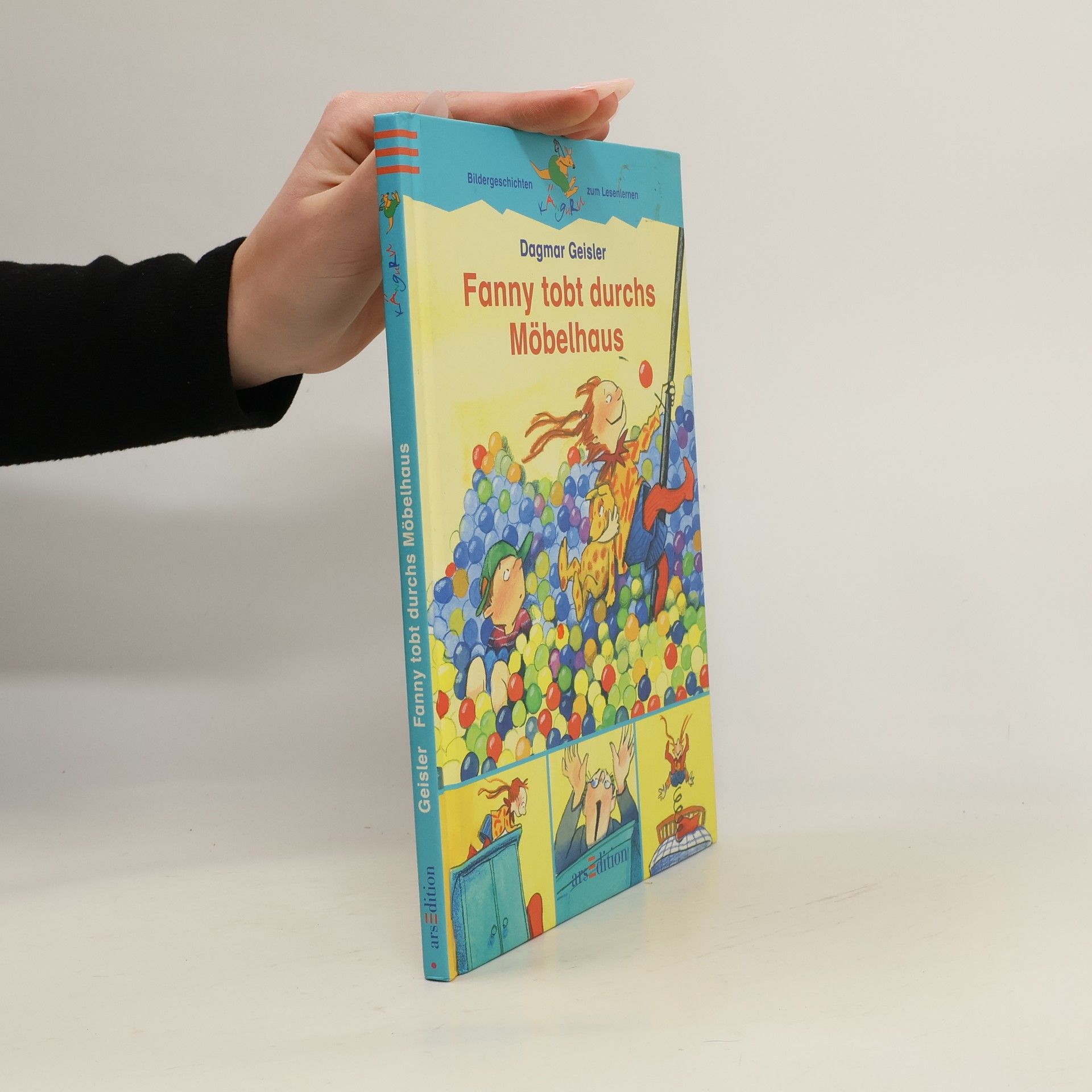 Dagmar Geisler Fanny tobt durchs Möbelhaus