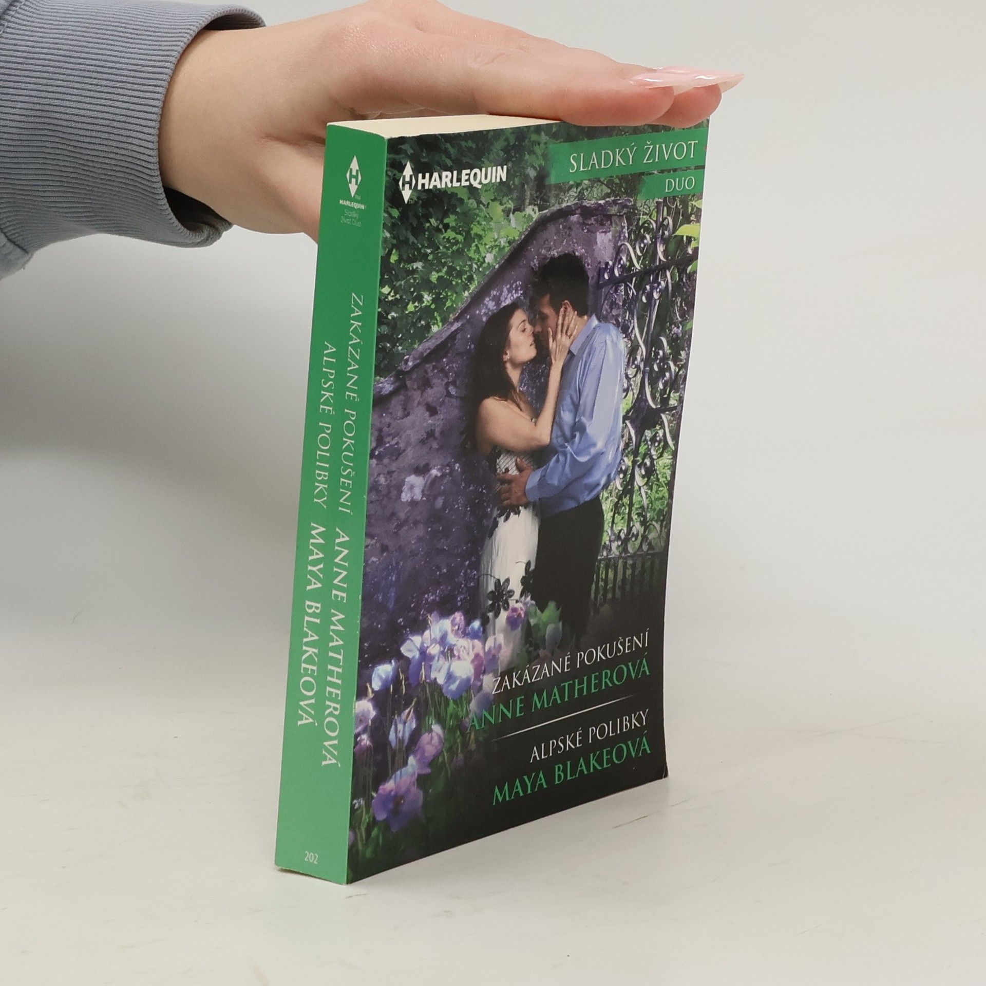 Anne Mather Zakázané pokušení / Alpské polibky