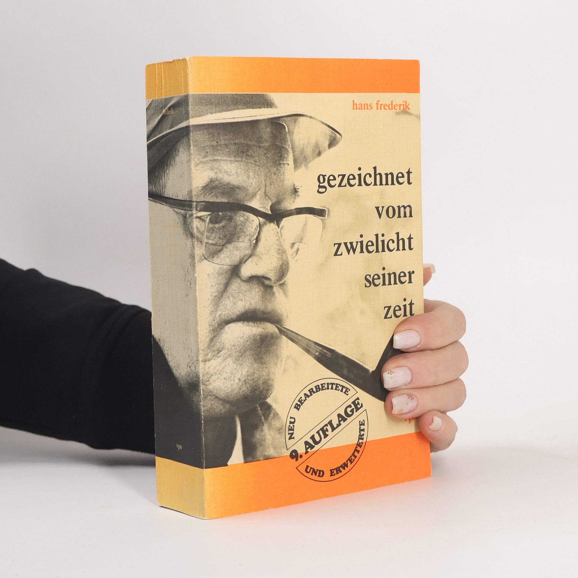 Gezeichnet vom zwielicht seiner Zeit