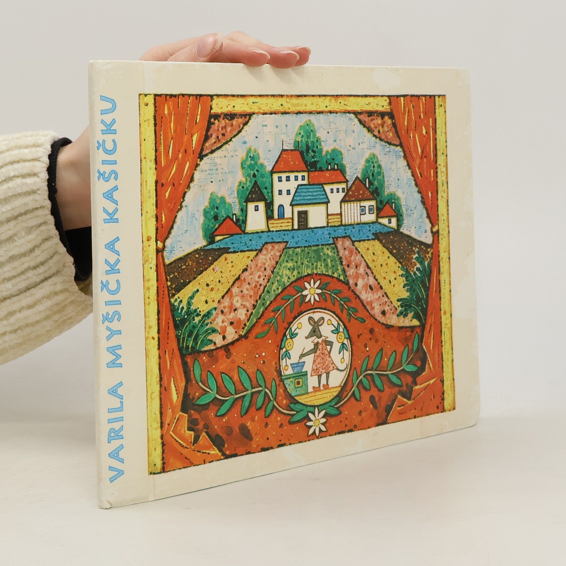 Varila myšička kašičku