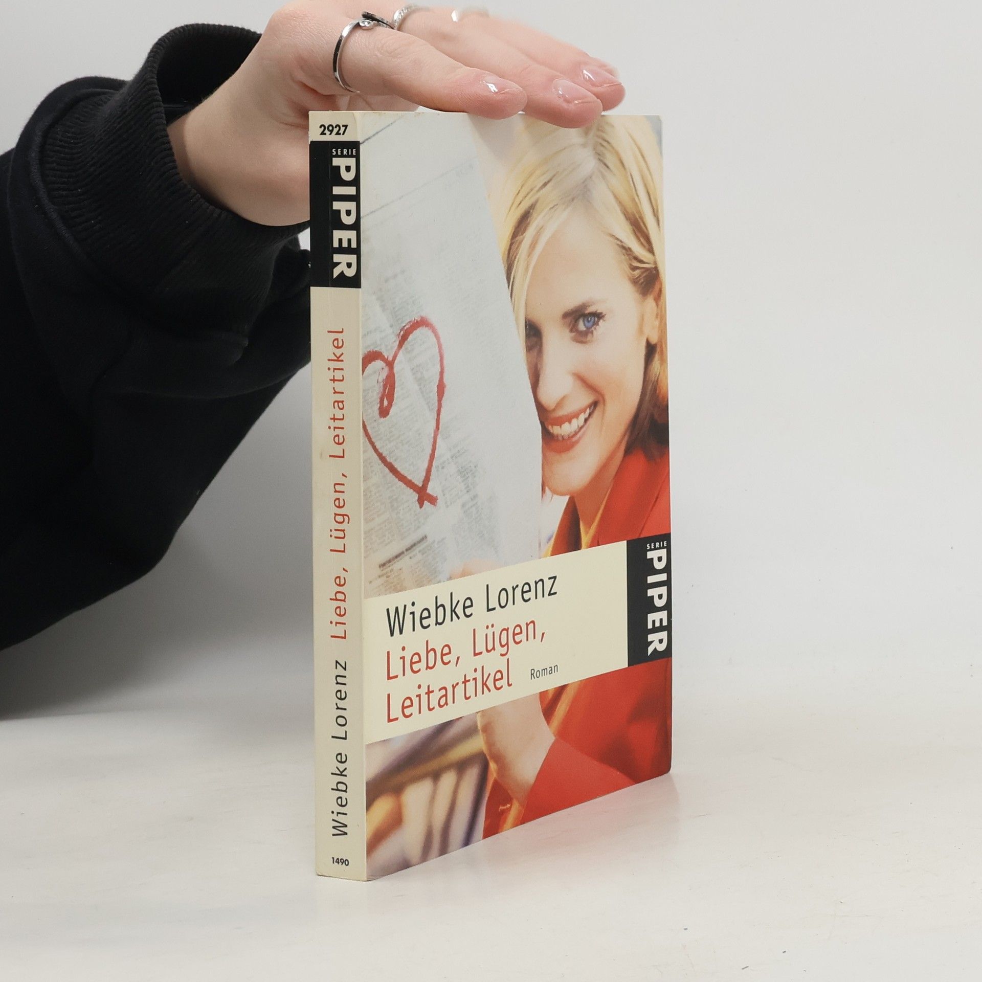 Wiebke Lorenz Liebe, Lügen, Leitartikel