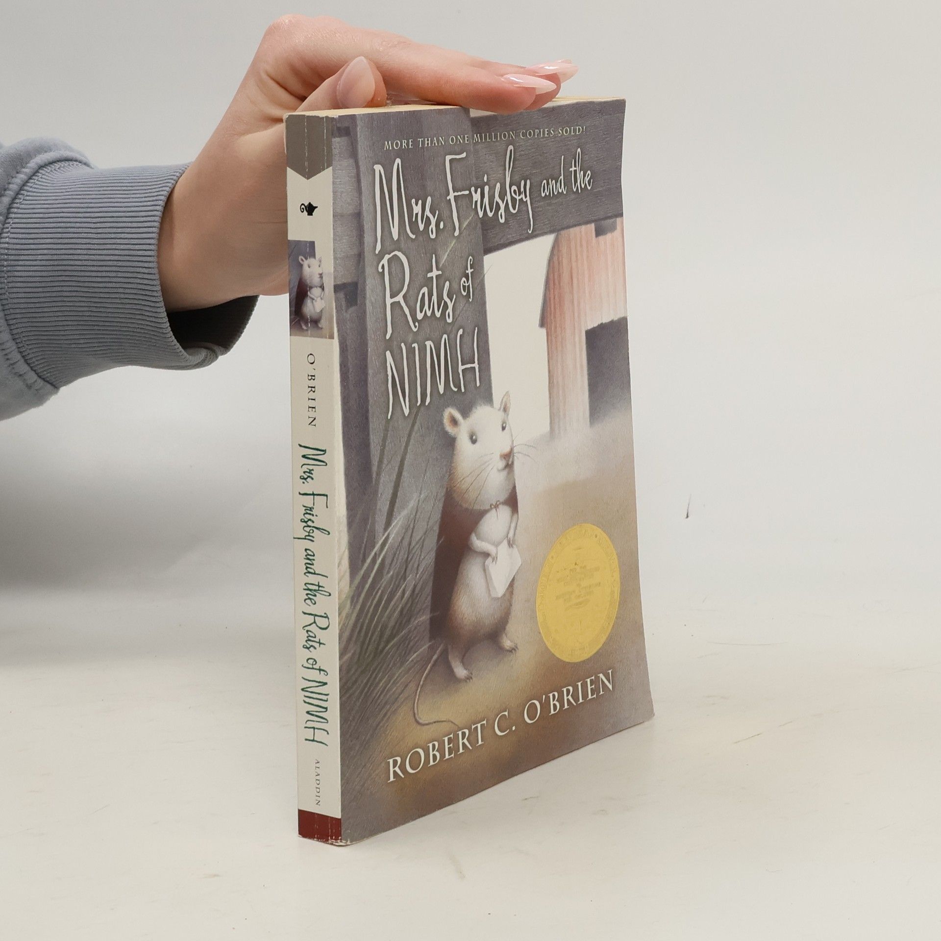 Robert C. O. Brien Mrs. Frisby and the Rats of Nimh