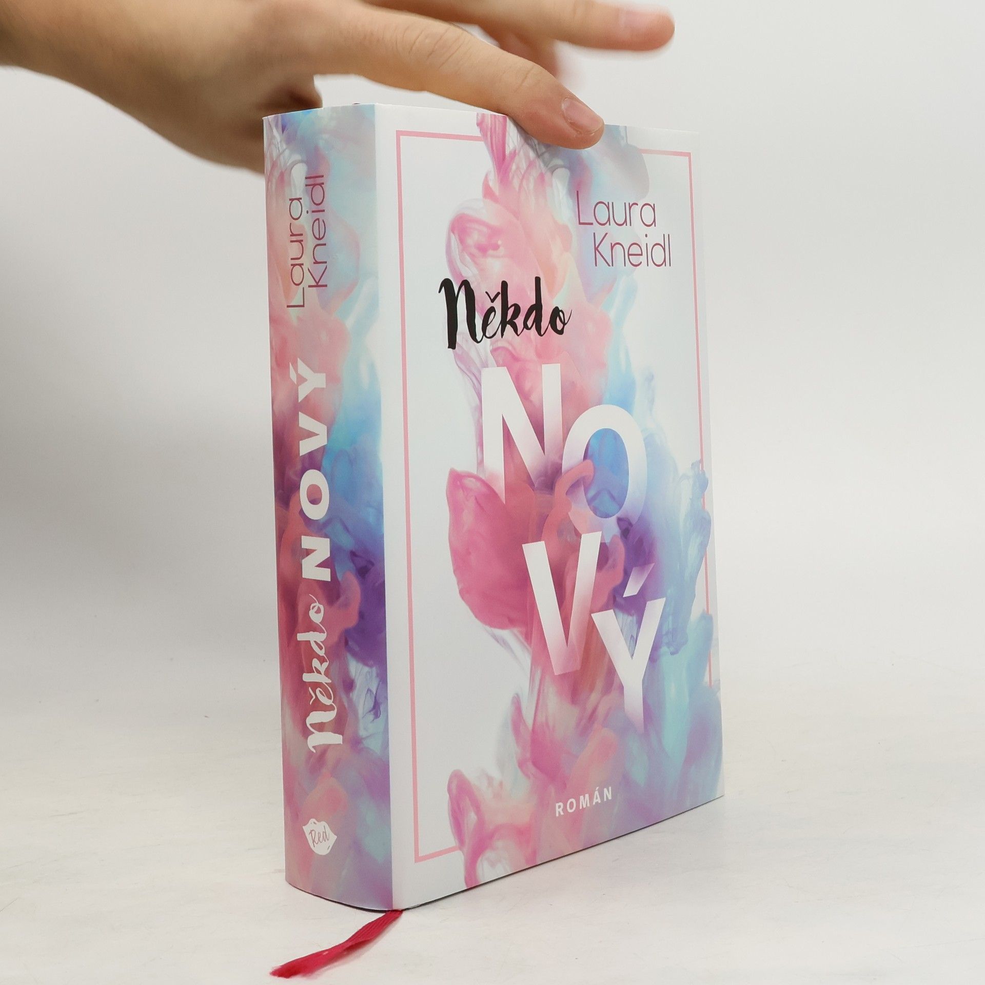 Laura Kneidl Někdo nový