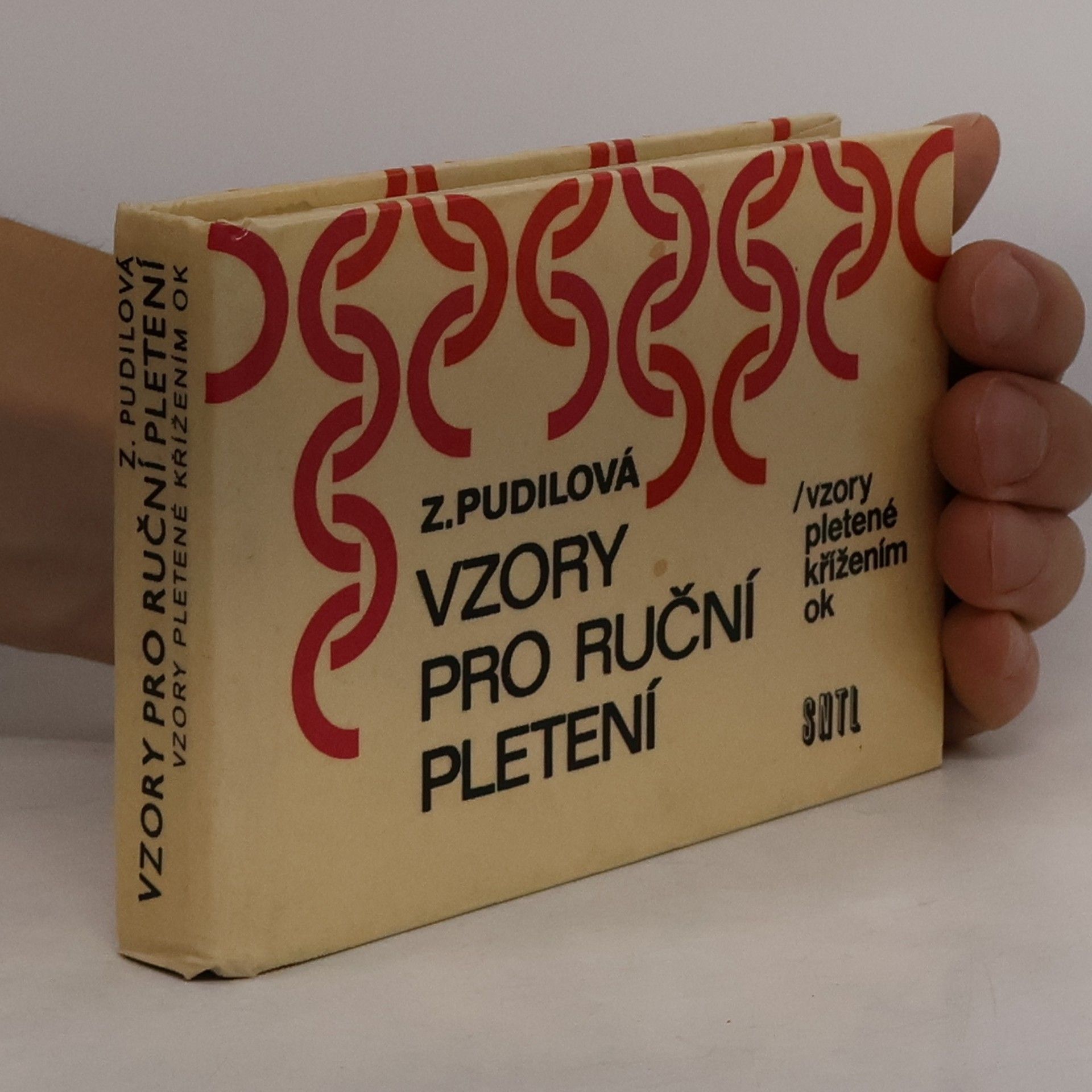 Vzory pro ruční pletení. Vzory pletené křížením ok