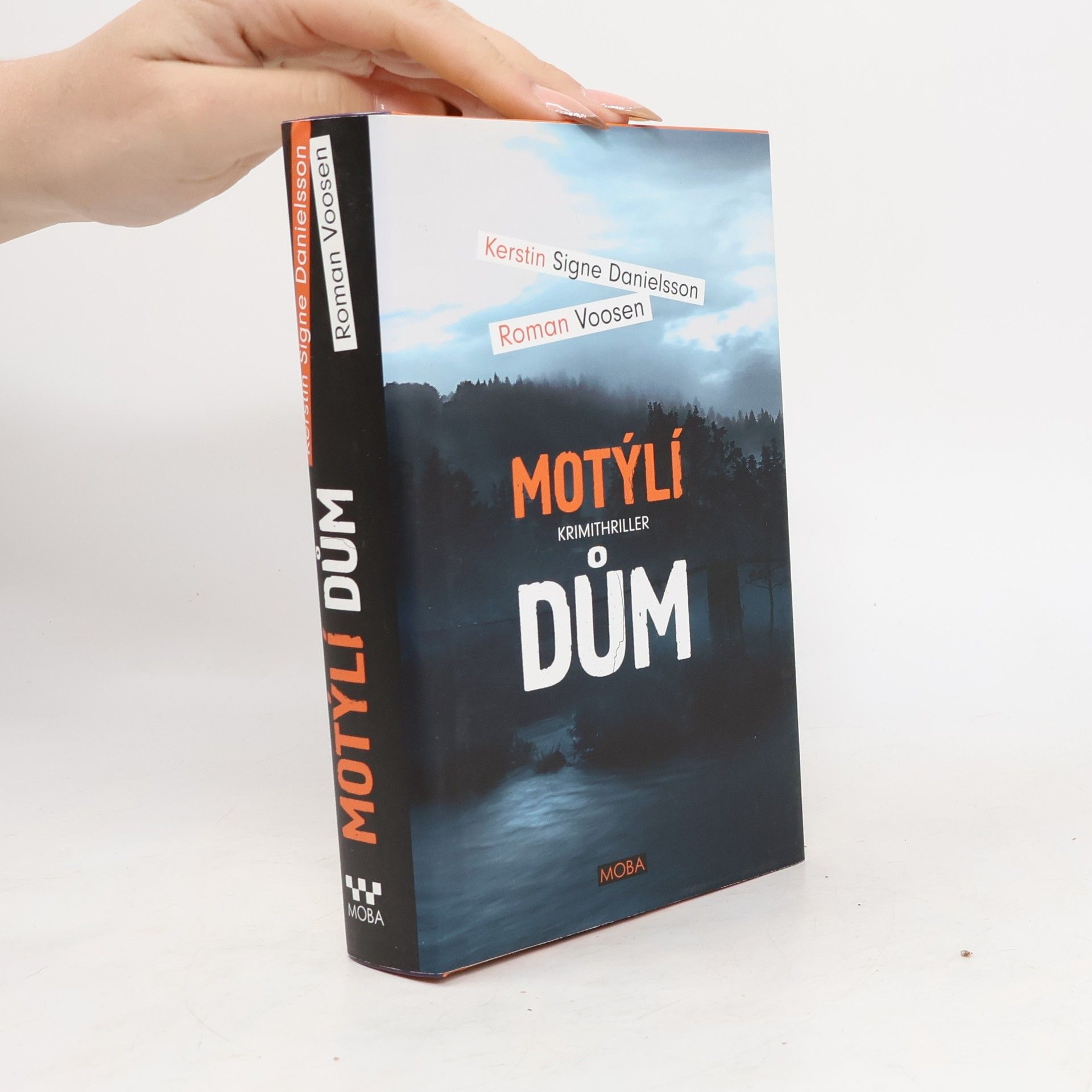 Roman Voosen Motýlí dům