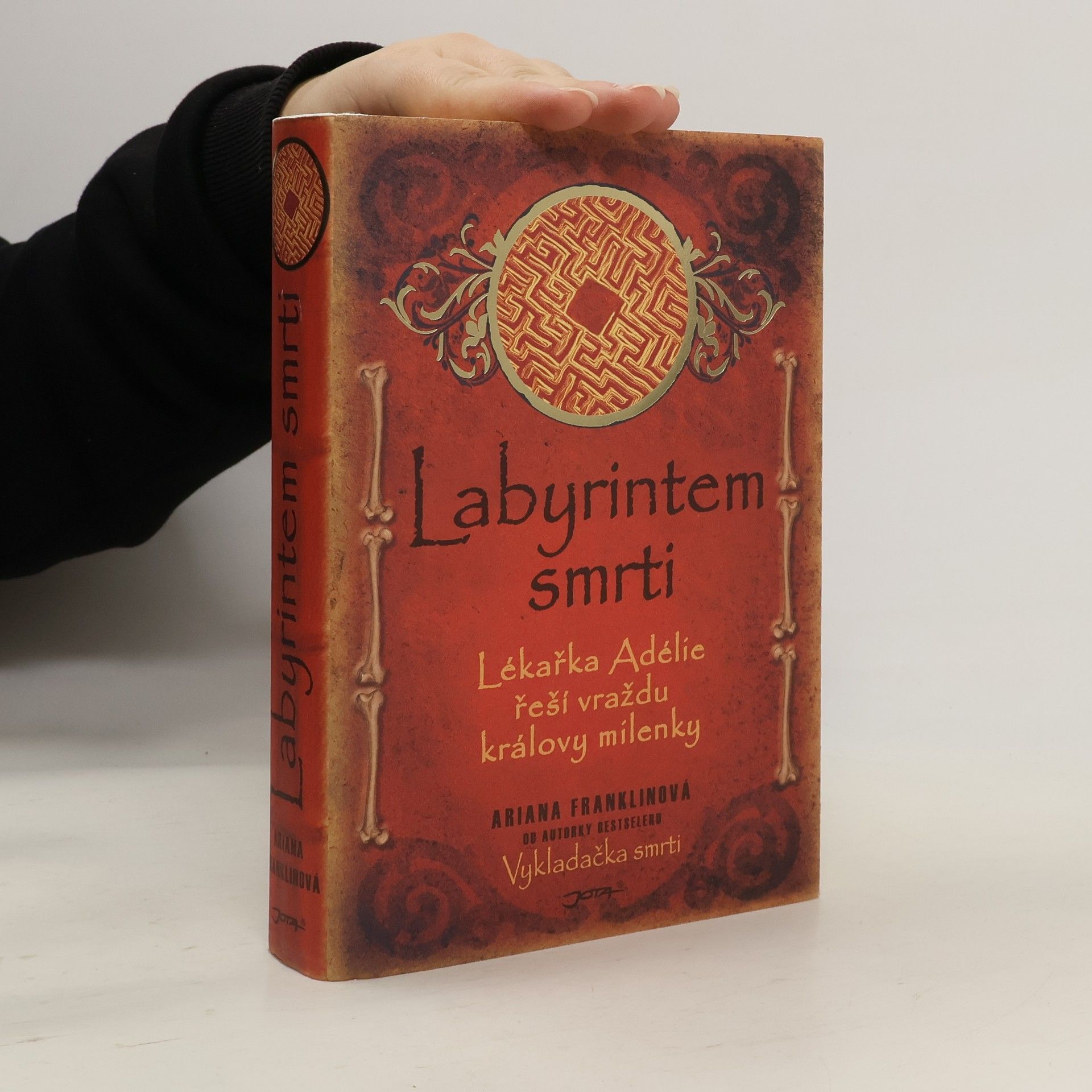 Ariana Franklin Labyrintem smrti: Lékařka Adélie řeší vraždu královy milenky