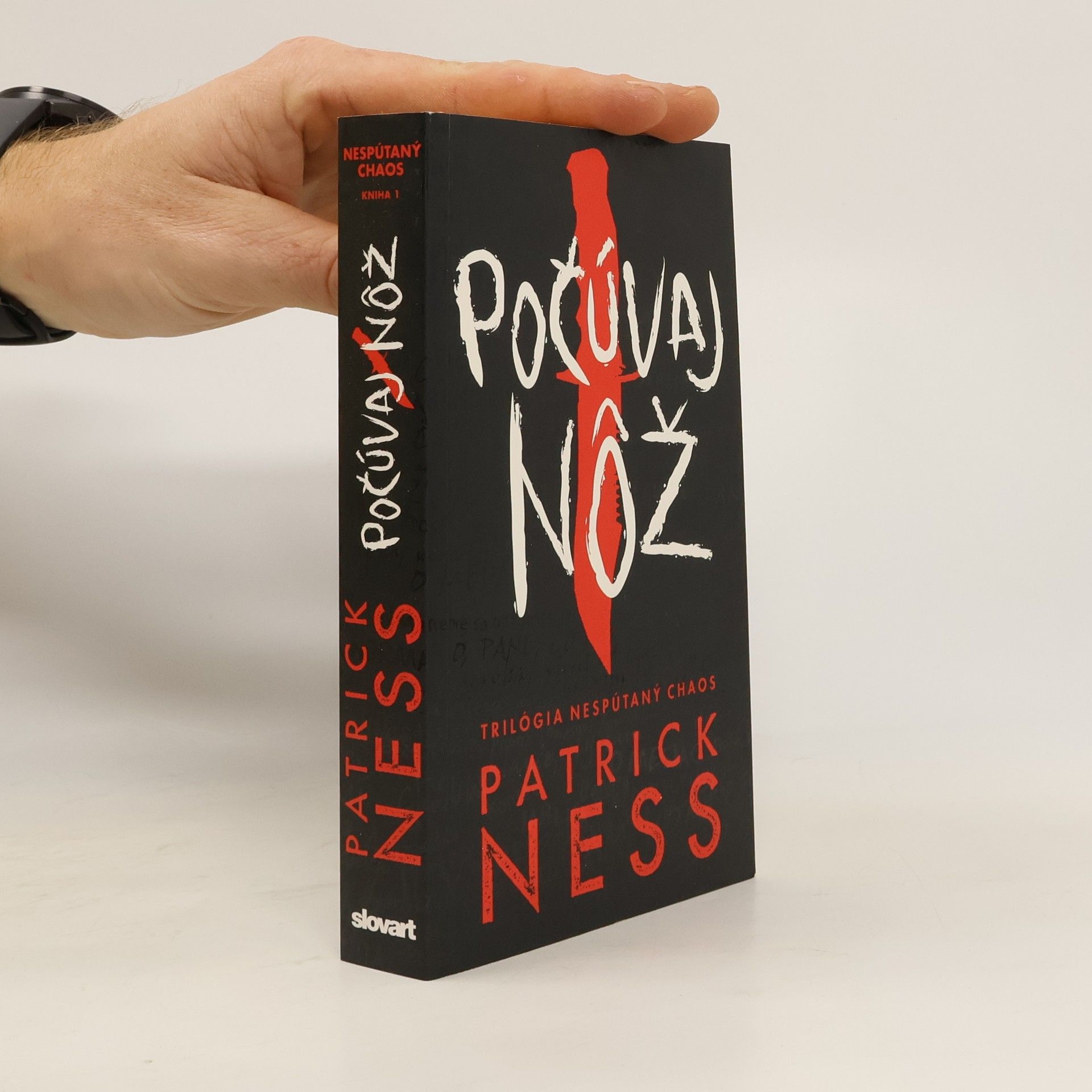 Patrick Ness Počúvaj nôž