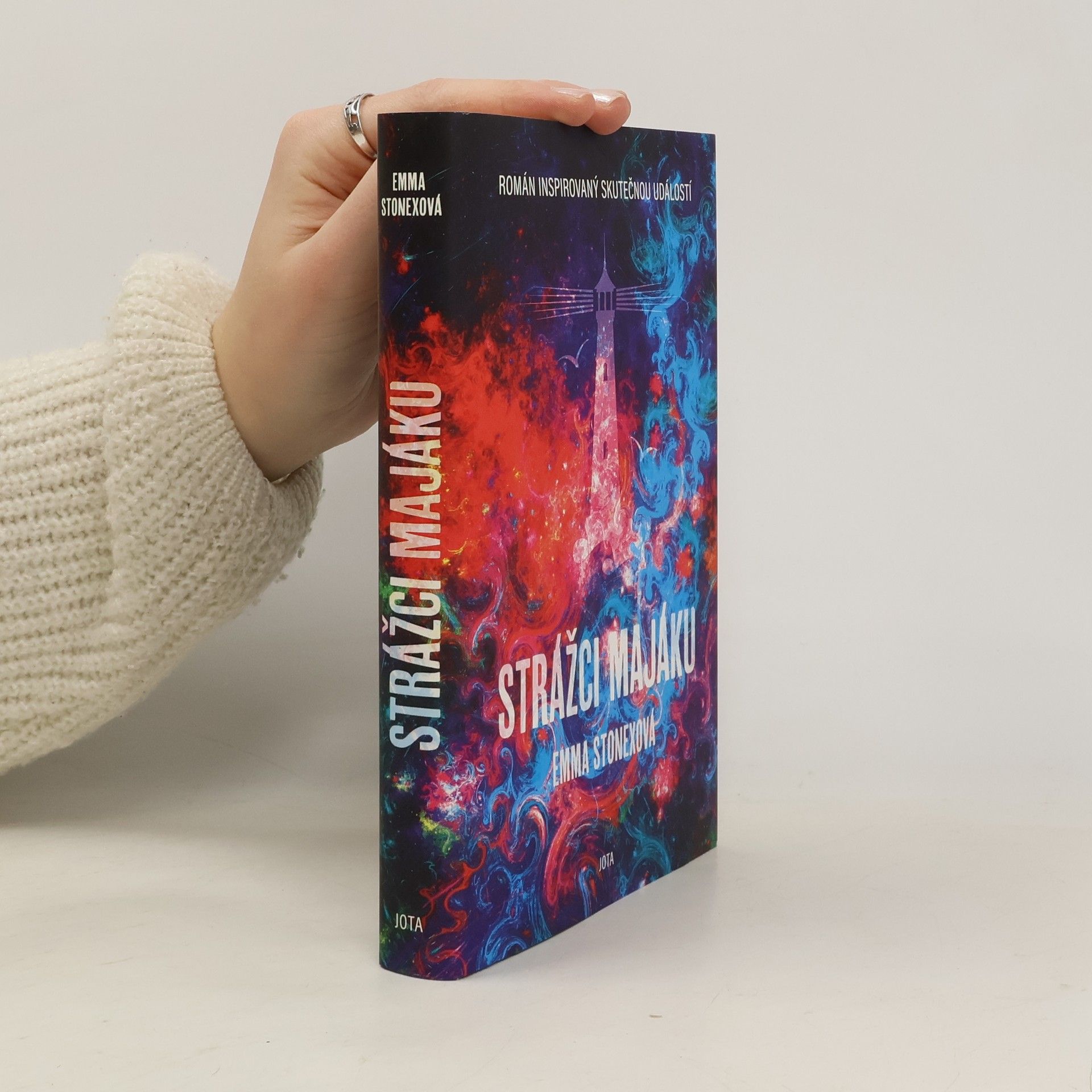 Emma Stonex Strážci majáku