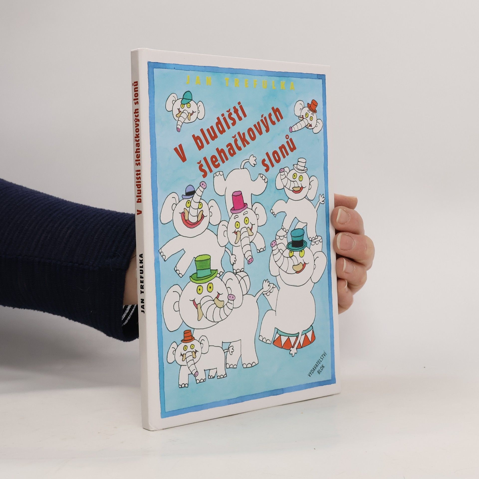 V bludišti šlehačkových slonů