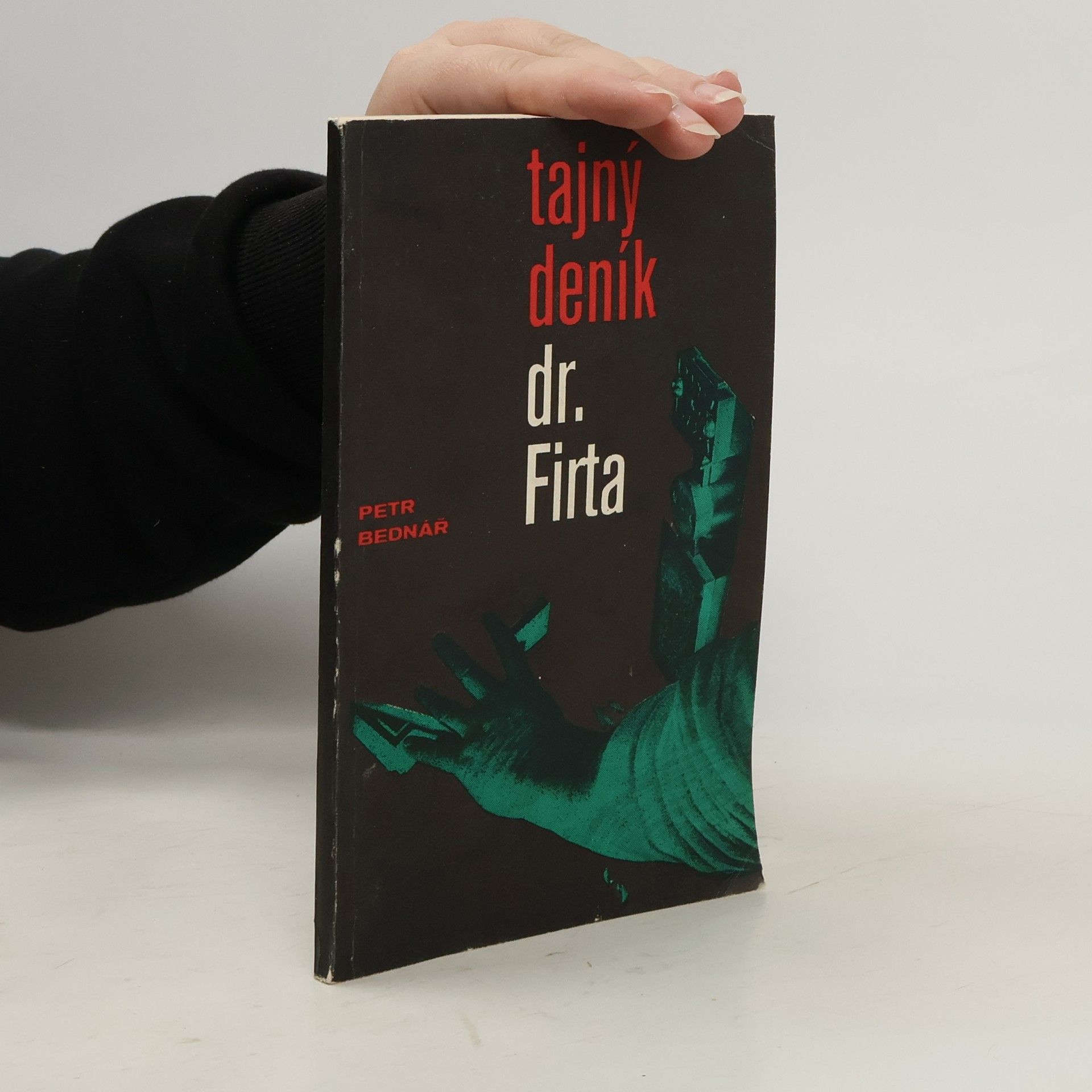 Magnet 77. Tajný deník Dr. Firta