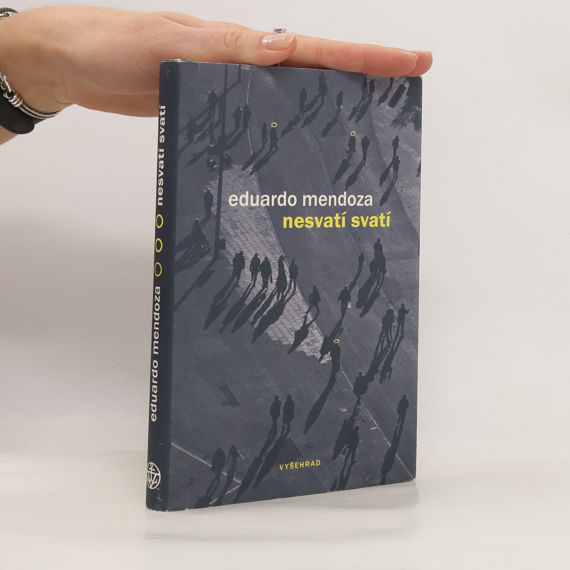 Eduardo Mendoza Nesvatí svatí