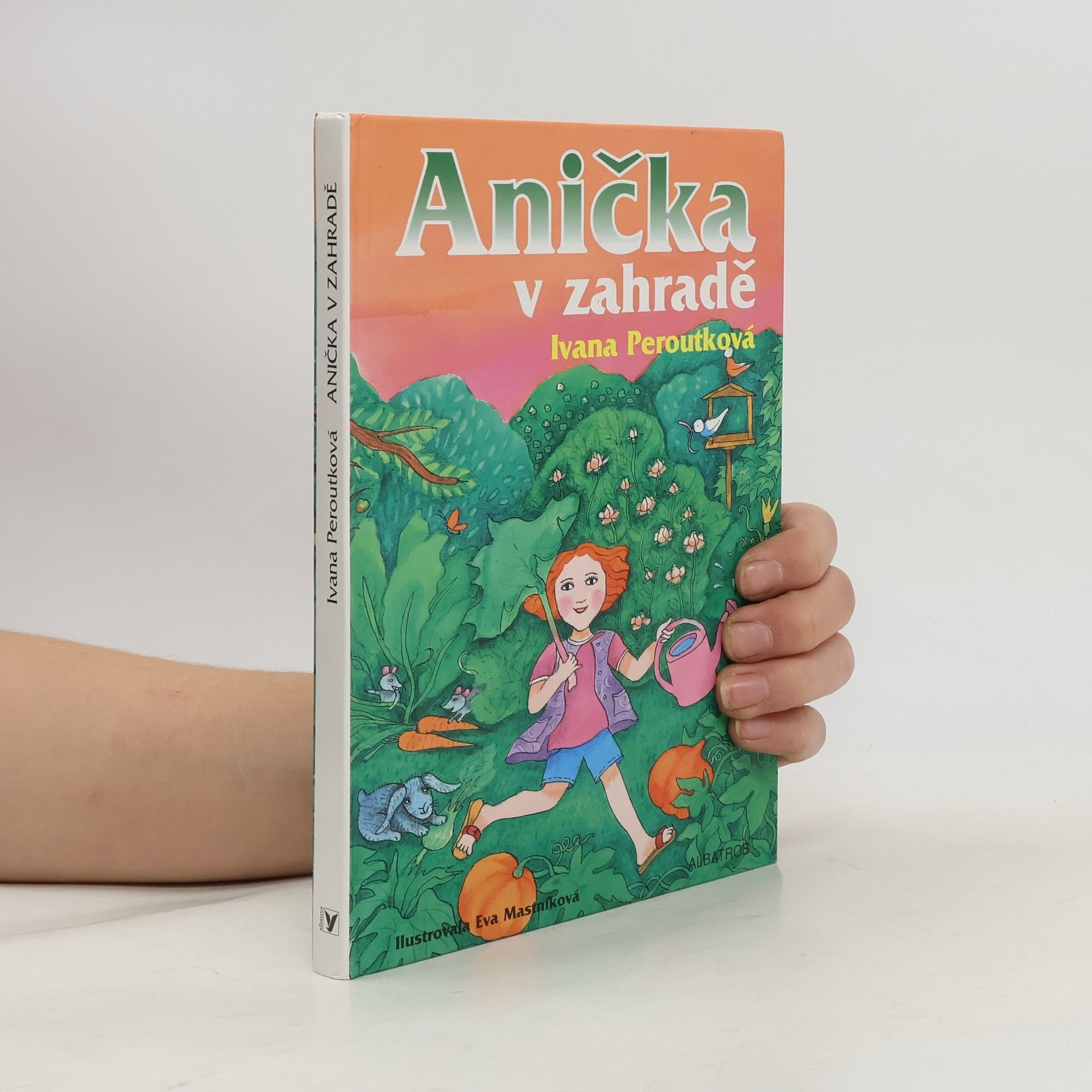 Ivana Peroutková Anička v zahradě