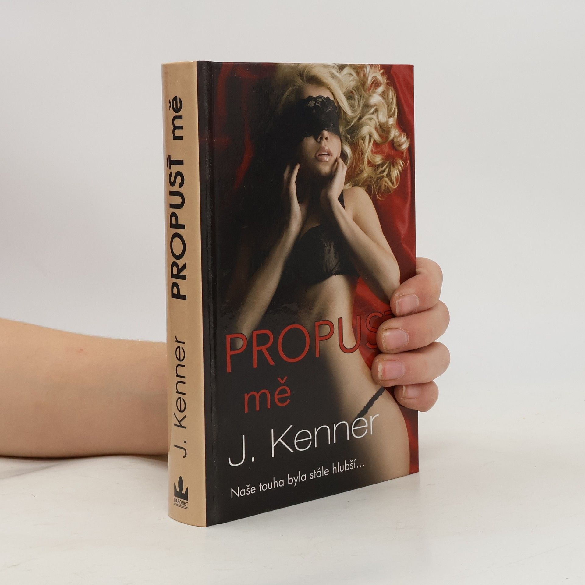 Julie Kenner Propusť mě