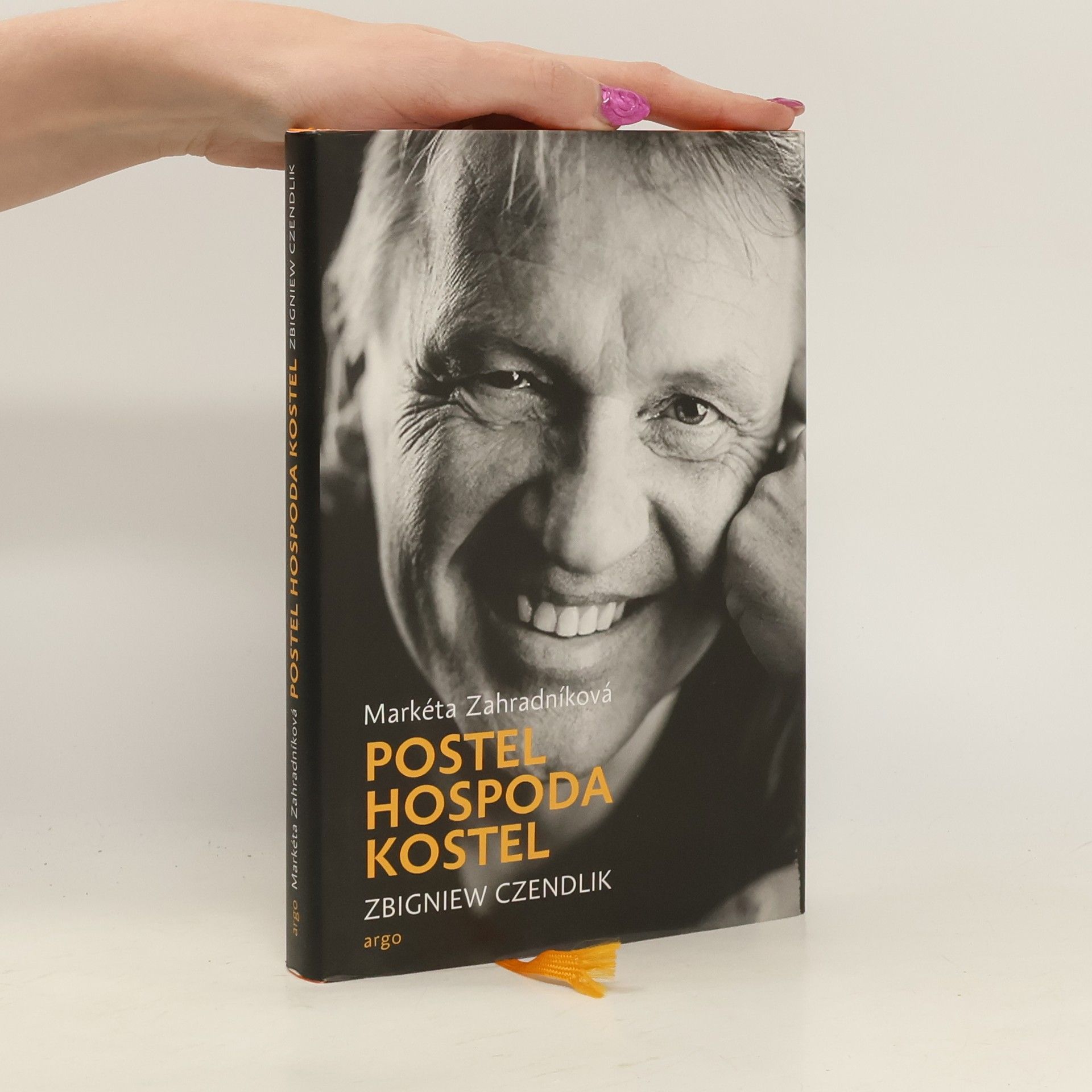 Zbigniew Czendlik Postel, hospoda, kostel