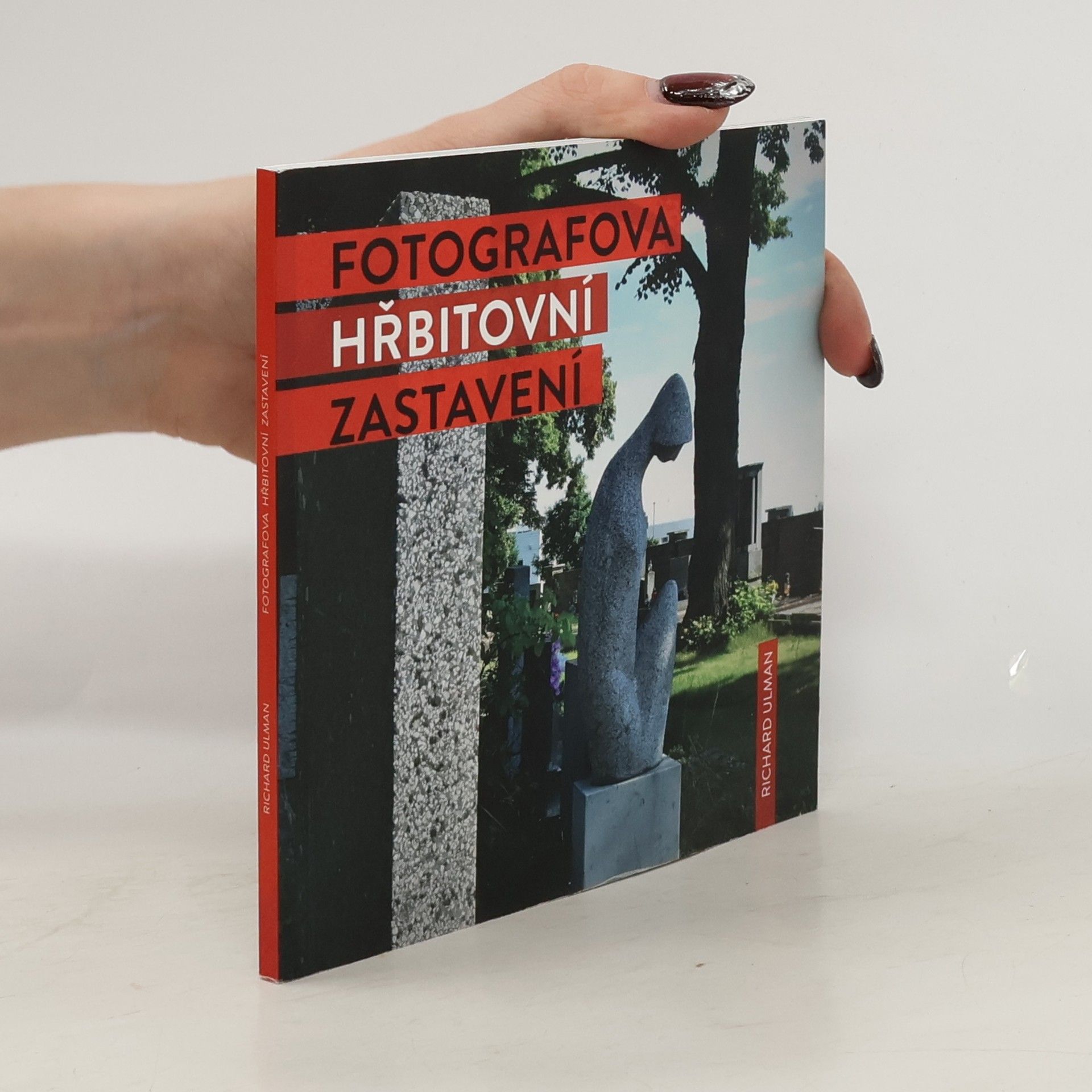 Fotografova hřbitovní zastavení