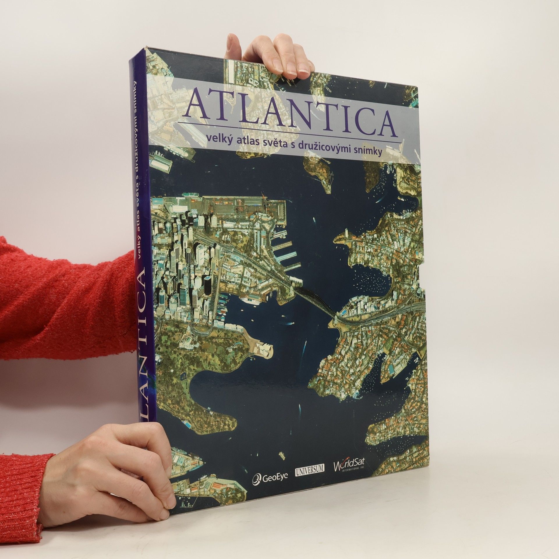 Ambros Brucker Atlantica velký atlas světa s družicovými snímky