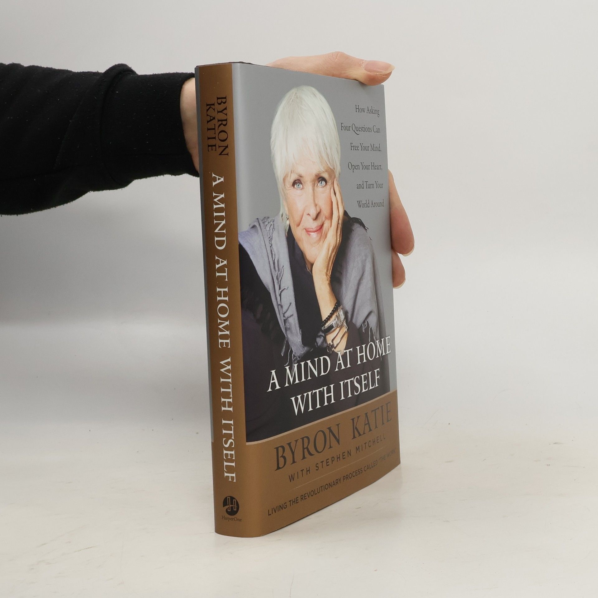 Titan Books Ltd MIND HOME W/ITSELF