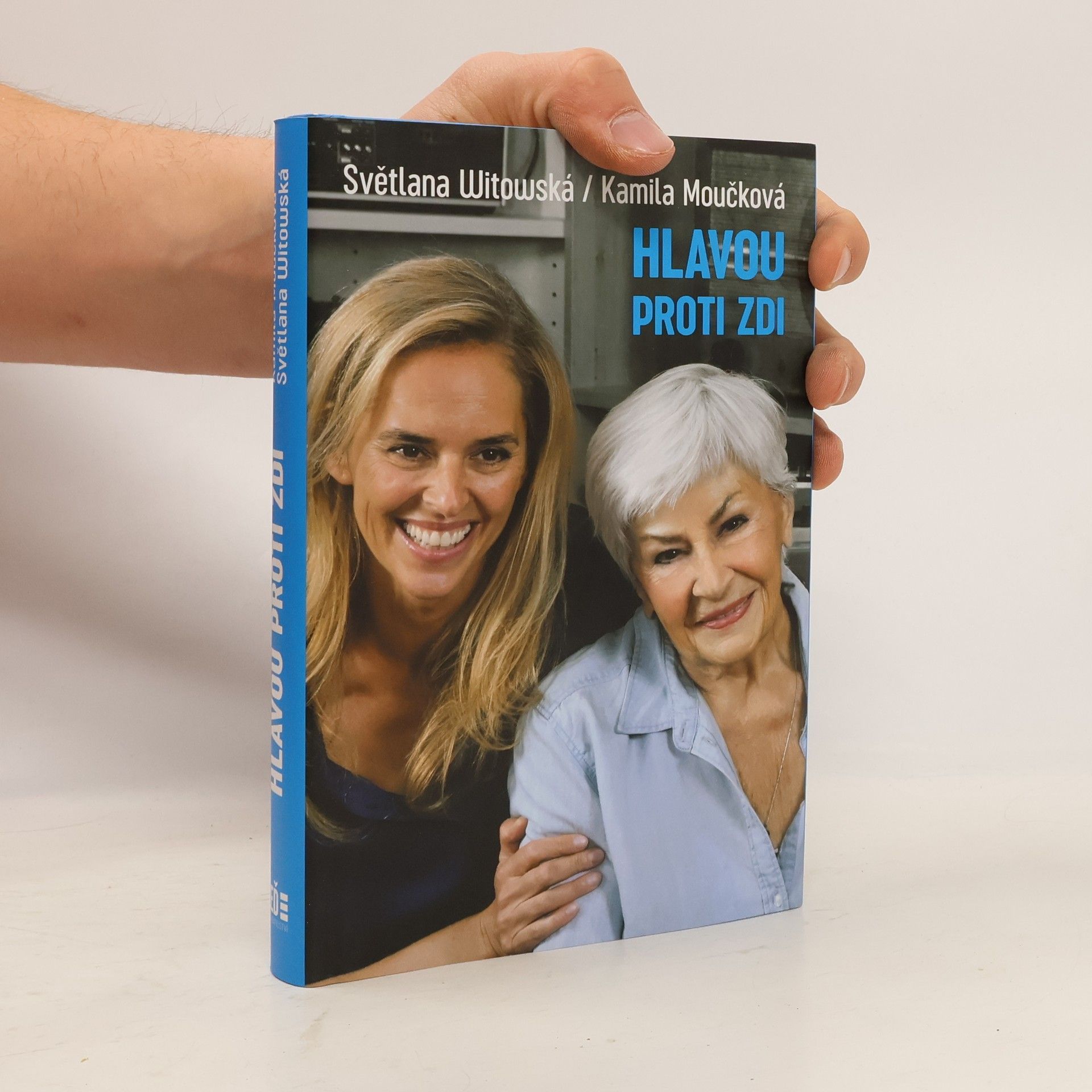 Kamila Moučková Hlavou proti zdi