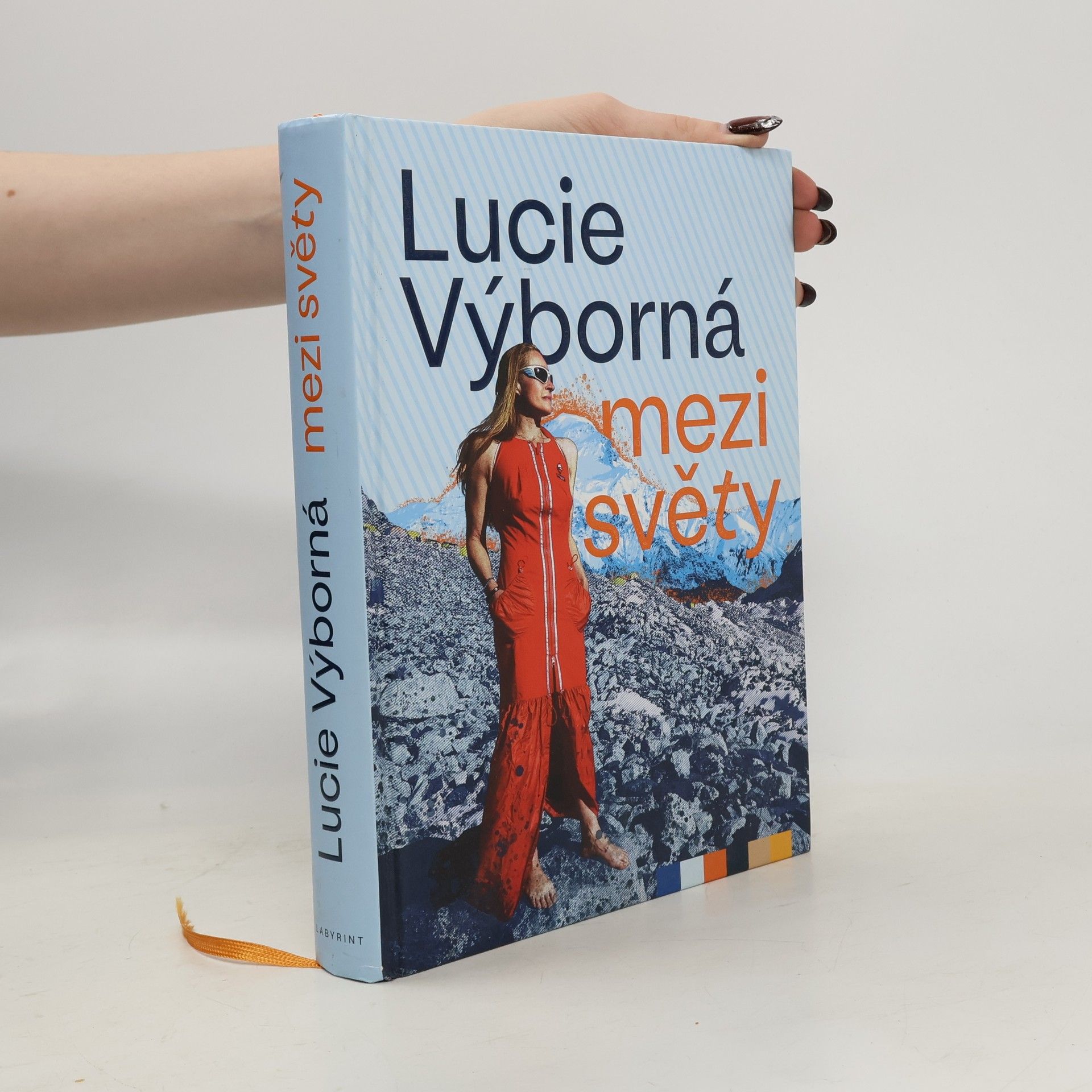 Lucie Výborná Mezi světy