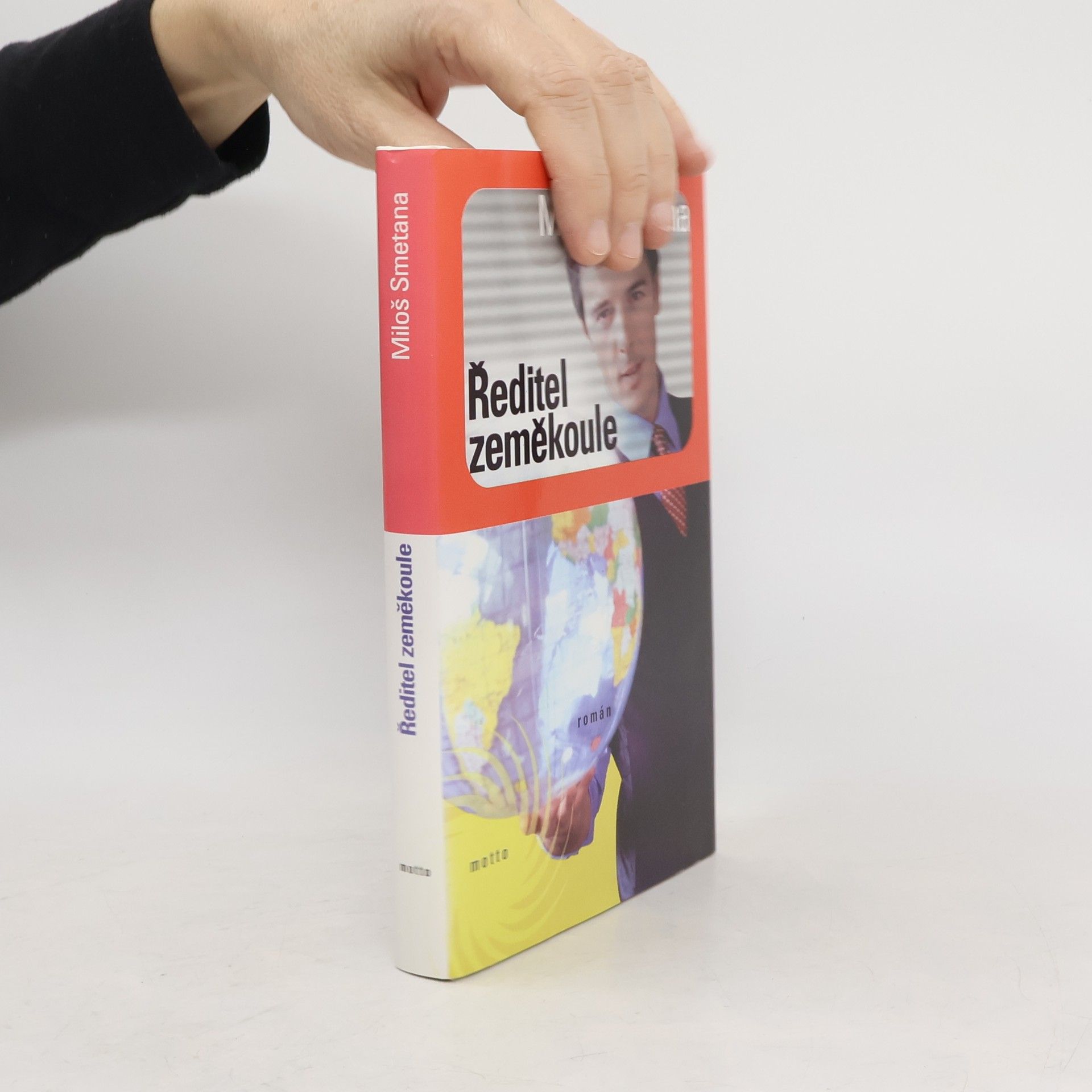 Ředitel zeměkoule: Román poněkud satirický, poněkud ironický i dost indiskrétní