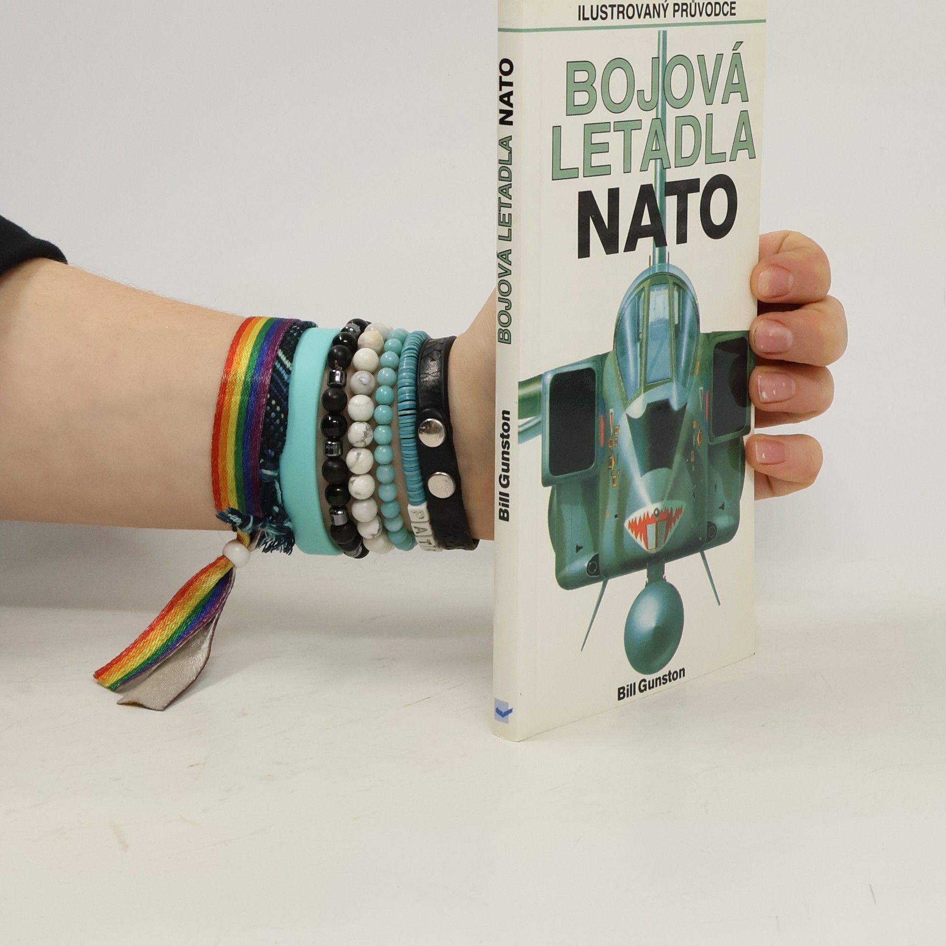 Bill Gunston Bojová letadla NATO