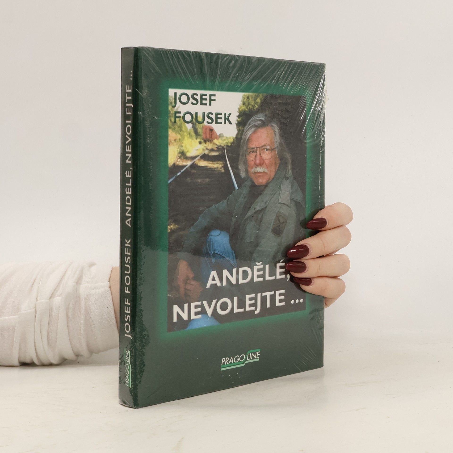 Josef Fousek Andělé, nevolejte- : na světě je někdy dobře