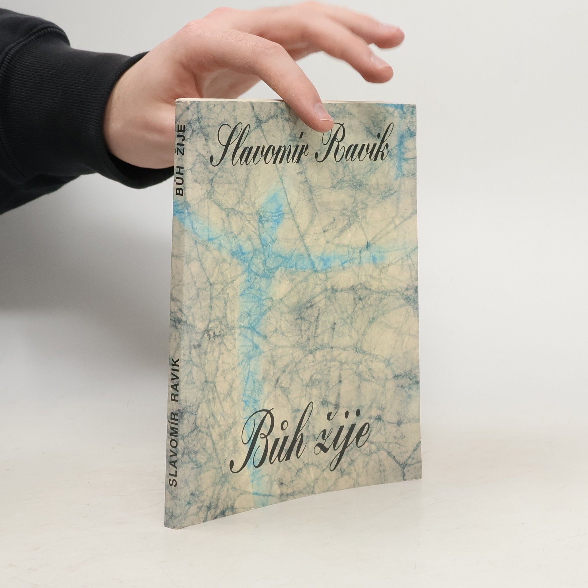 Slavomír Ravik Bůh žije : přírodní zákony dosvědčují jeho existenci