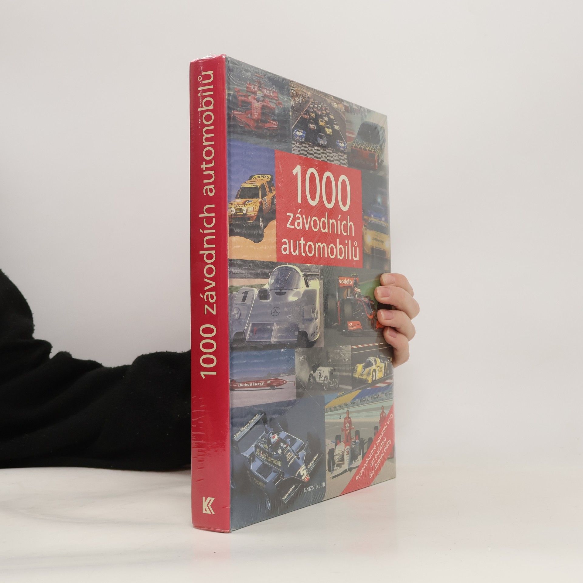 1000 závodních automobilů