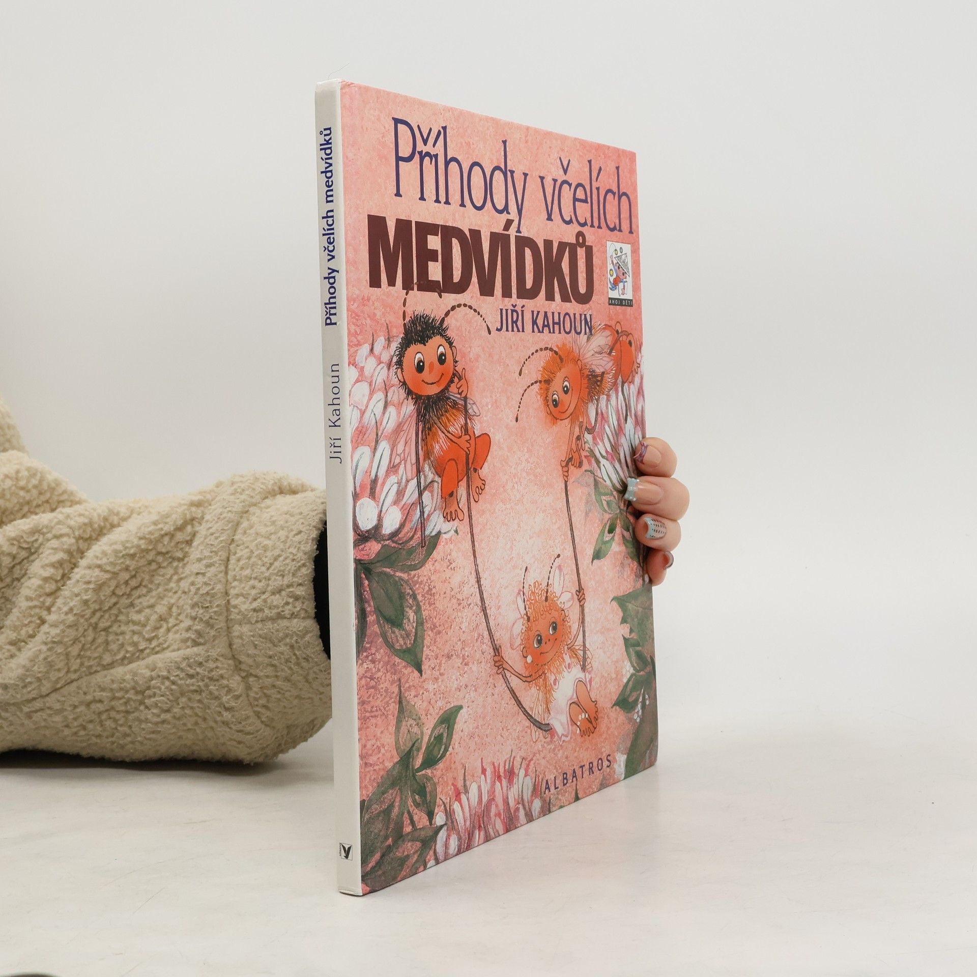 Jiří Kahoun Příhody včelích medvídků