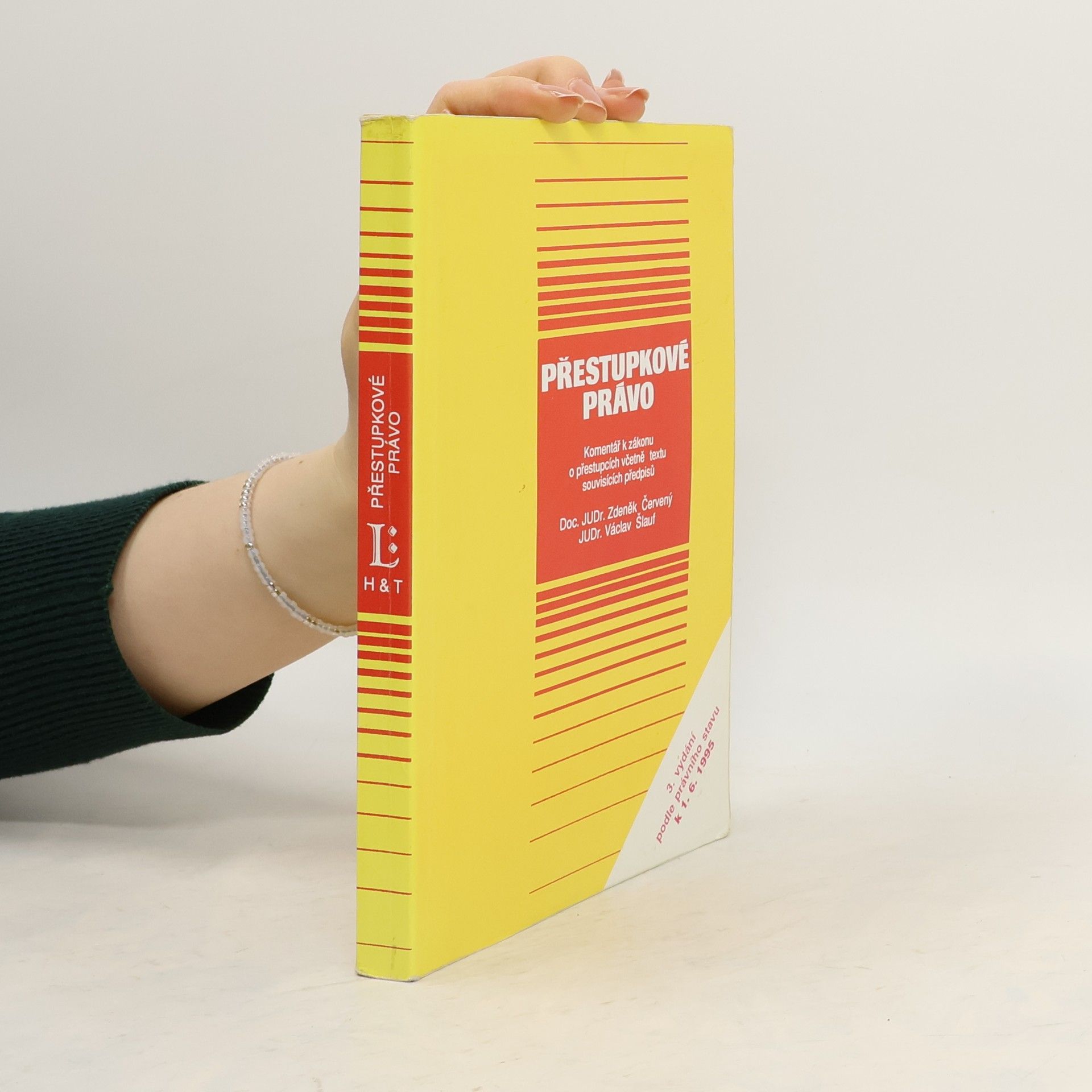 Přestupkové právo : komentář k zákonu o přestupcích včetně textu souvisejících předpisů