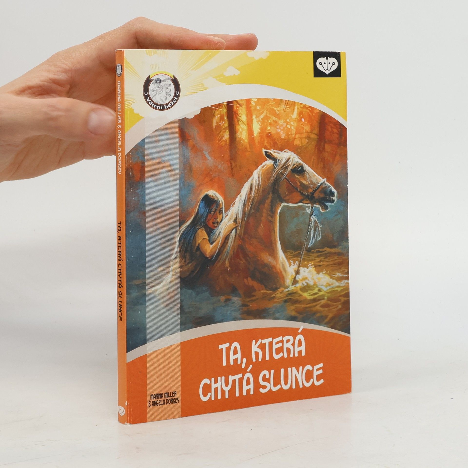 Angela Dorsey Ta, která chytá slunce