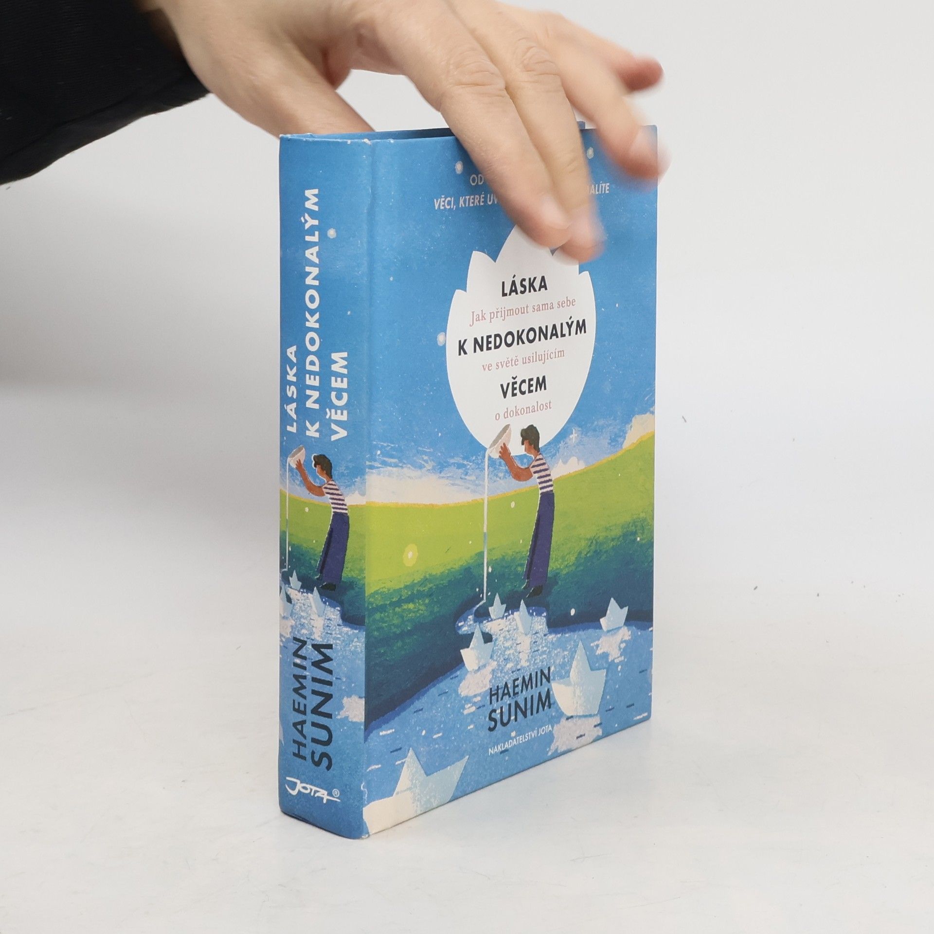 Hyemin Láska k nedokonalým věcem: Jak přijmout sama sebe ve světě usilujícím o dokonalost