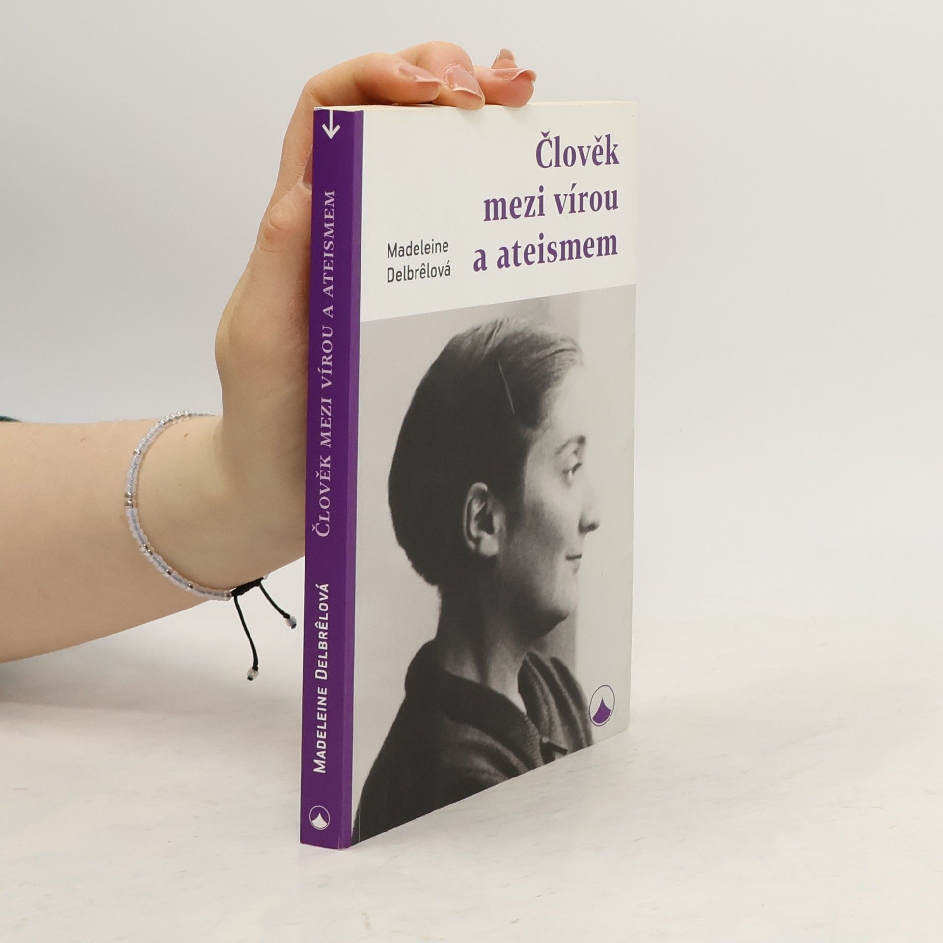 Člověk mezi vírou a ateismem