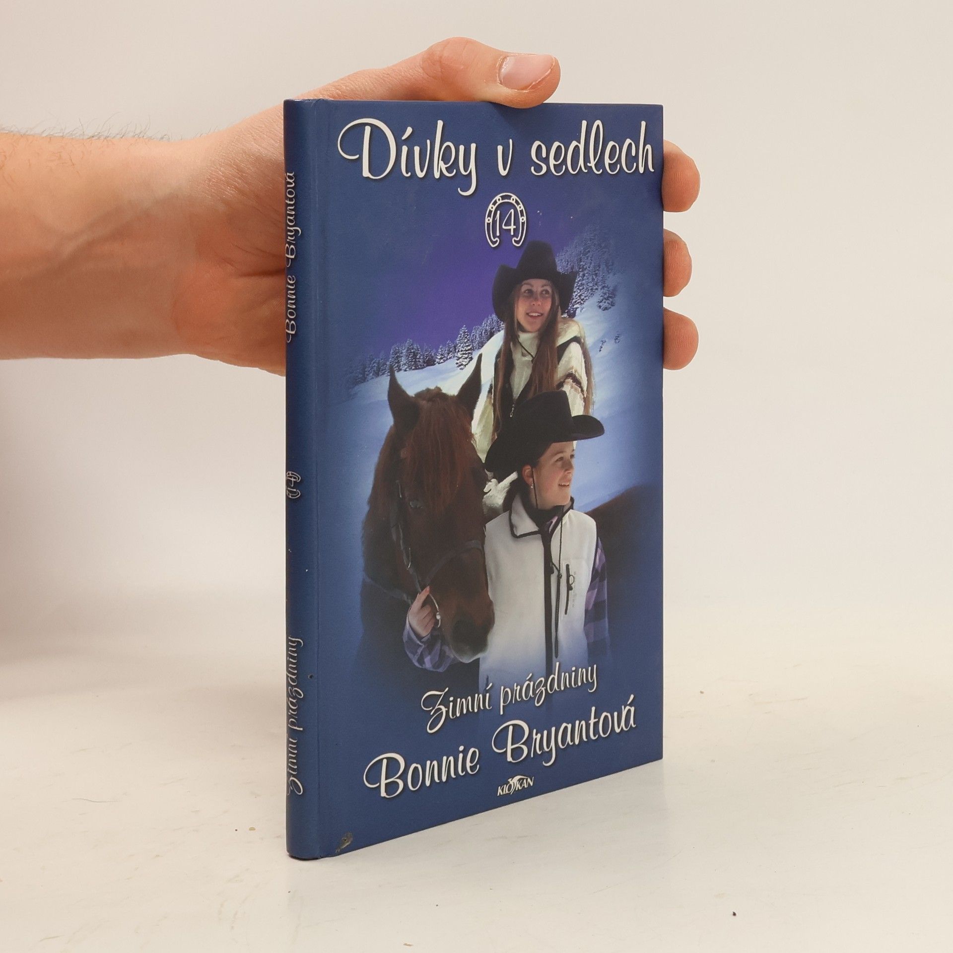 B. B. Hiller Dívky v sedlech. 14, Zimní prázdniny